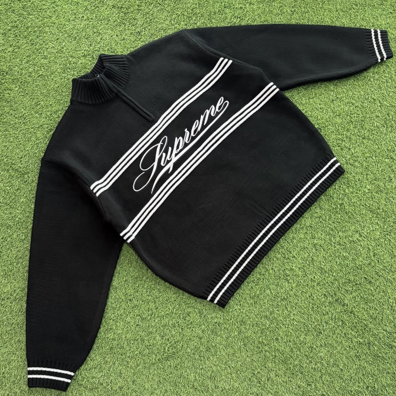 Supreme Script Stripe Half Zip Sweater Black - 25FW 착용 스타일