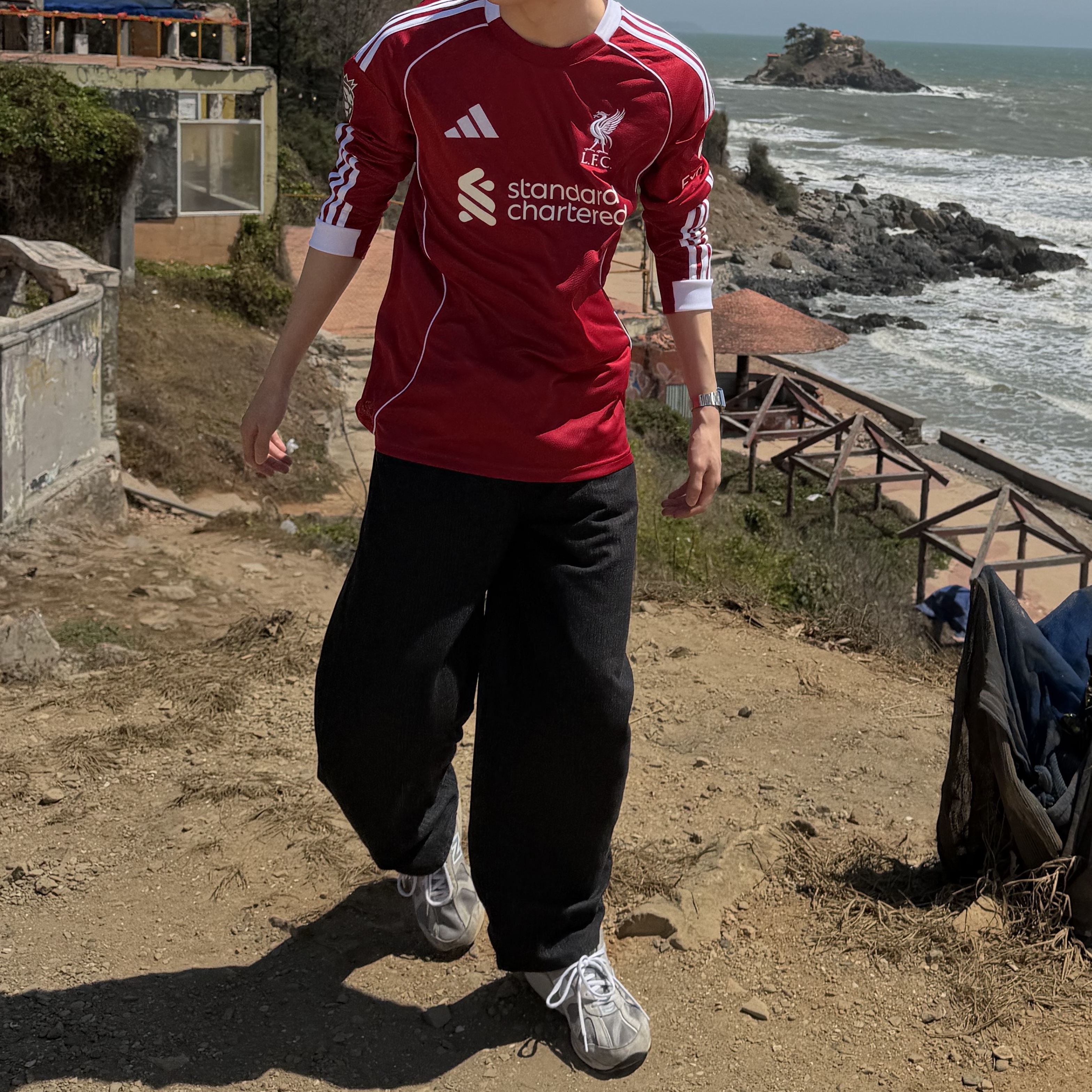 Adidas Liverpool FC 2025/26 Home Long Sleeve Jersey Strawberry Red - KR Sizing (Non Marking Ver.), New Balance 878 Gray 착용 스타일 - 1
