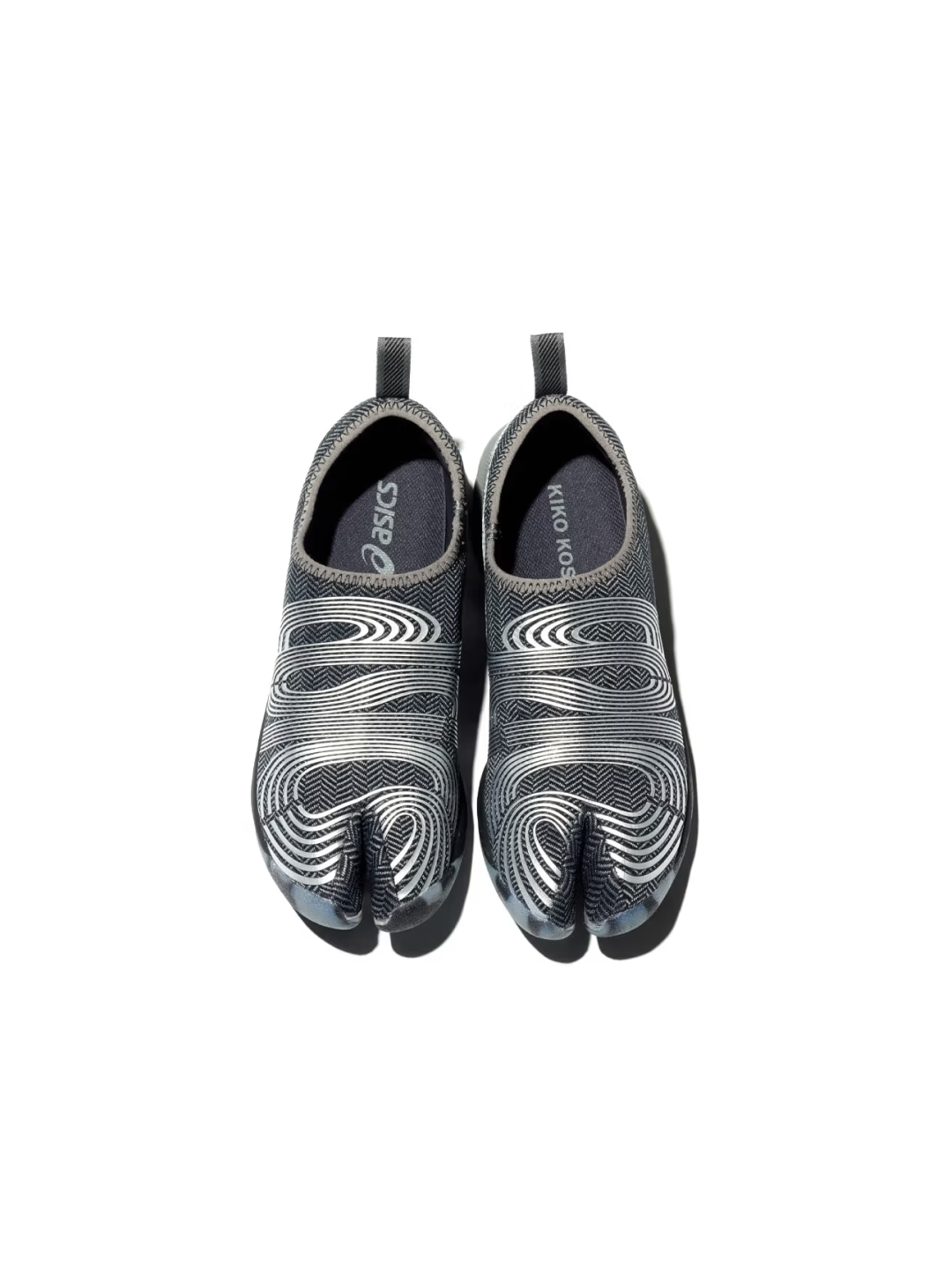 Asics x Kiko Kostadinov Lyasa FF Carbon Pure Silver, Asics x Kiko Kostadinov Lyasa FF Caramel Rose Gold 착용 스타일 - 4