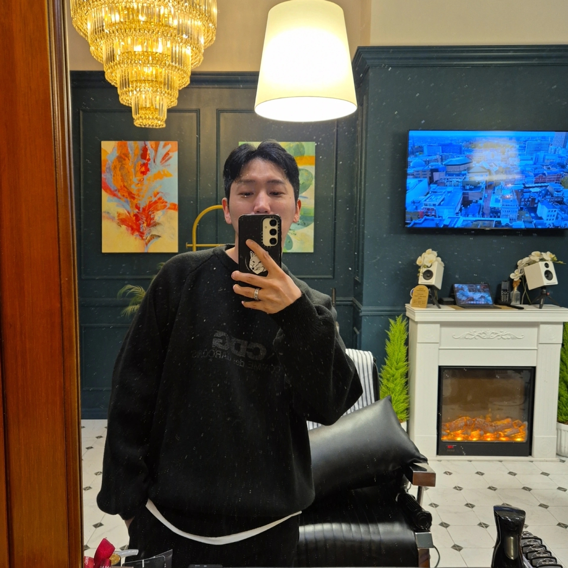 CDG Round Neck School Pullover Black 착용 스타일