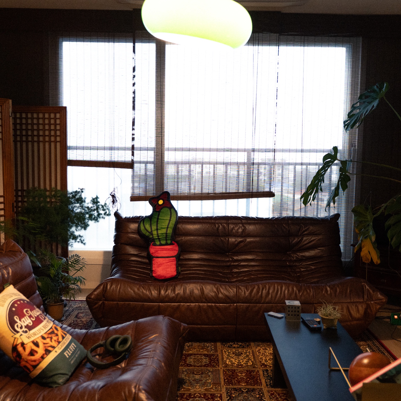 [SAMBYPEN X SAY TOUCHE] ‘LAZY’ Mini Rug, [SAMBYPEN X SAY TOUCHE] 'CACTUS' Cushion 착용 스타일 - 8