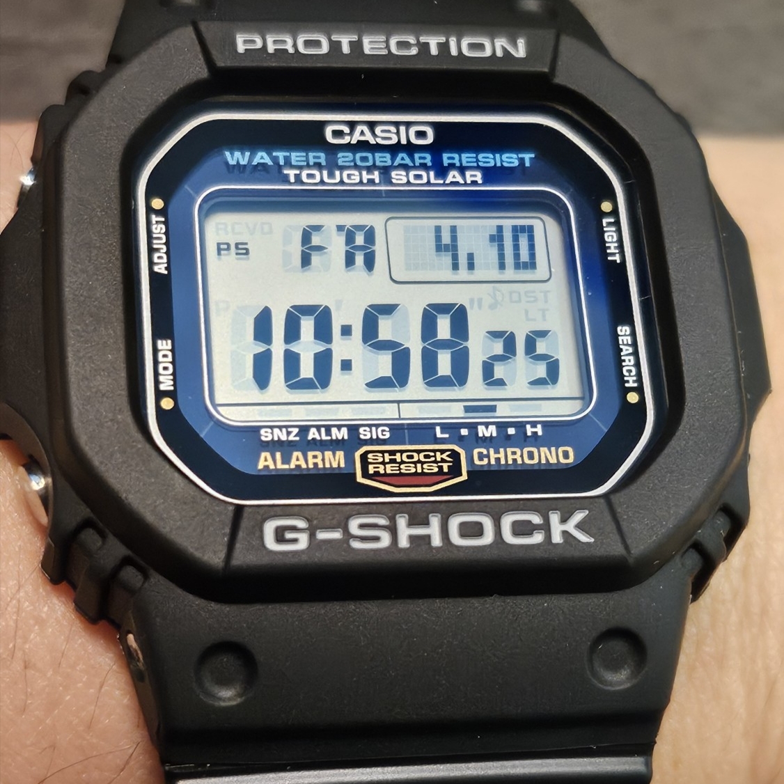 Casio G-Shock G-5600UE-1 착용 스타일 - 4