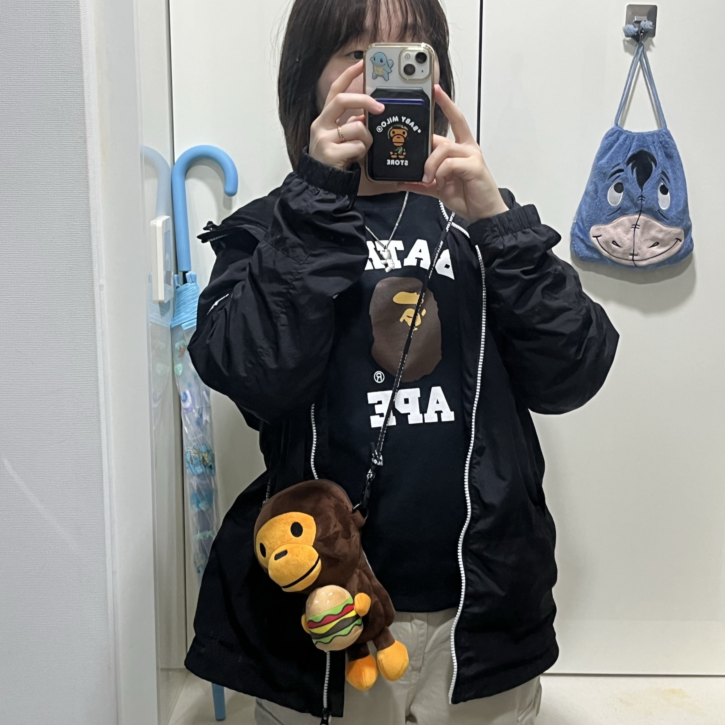 BAPE Baby Milo MagSafe Card Holder Black, BAPE College L/S T-Shirt Black 착용 스타일