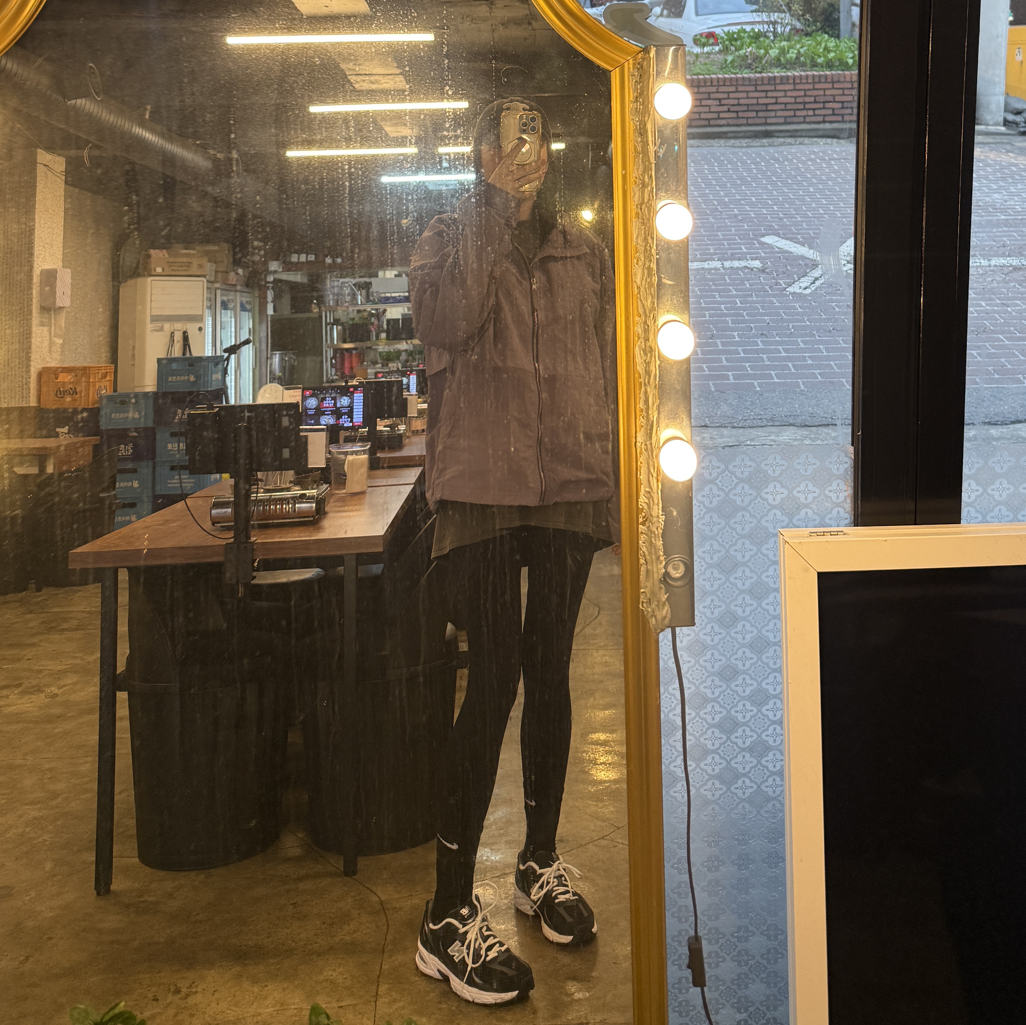 [10% 쿠폰] New Balance 530 Classic Black 착용 스타일