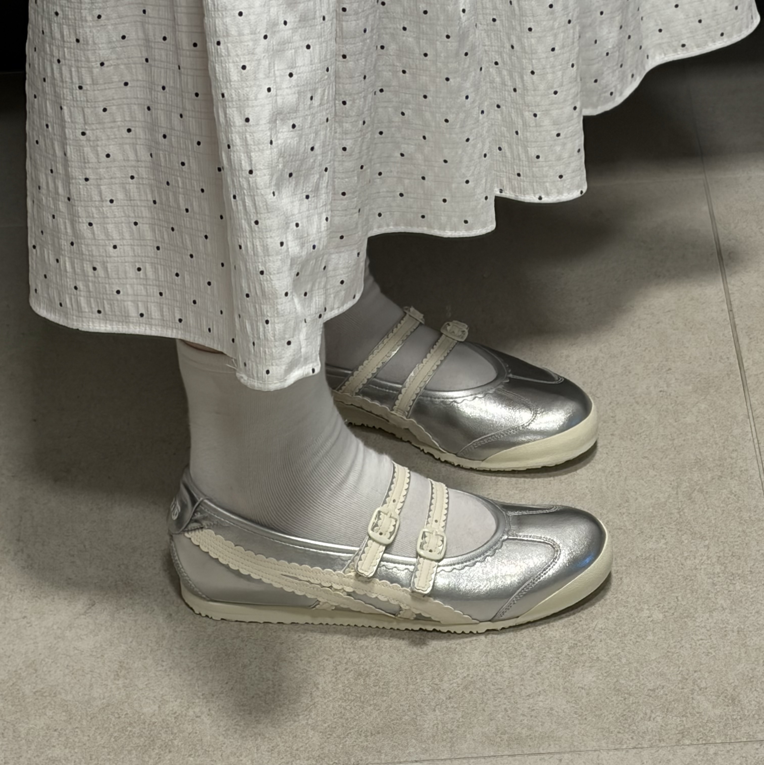 (W) Onitsuka Tiger Mexico 66 TGRS Silver Cream 착용 스타일 - 2