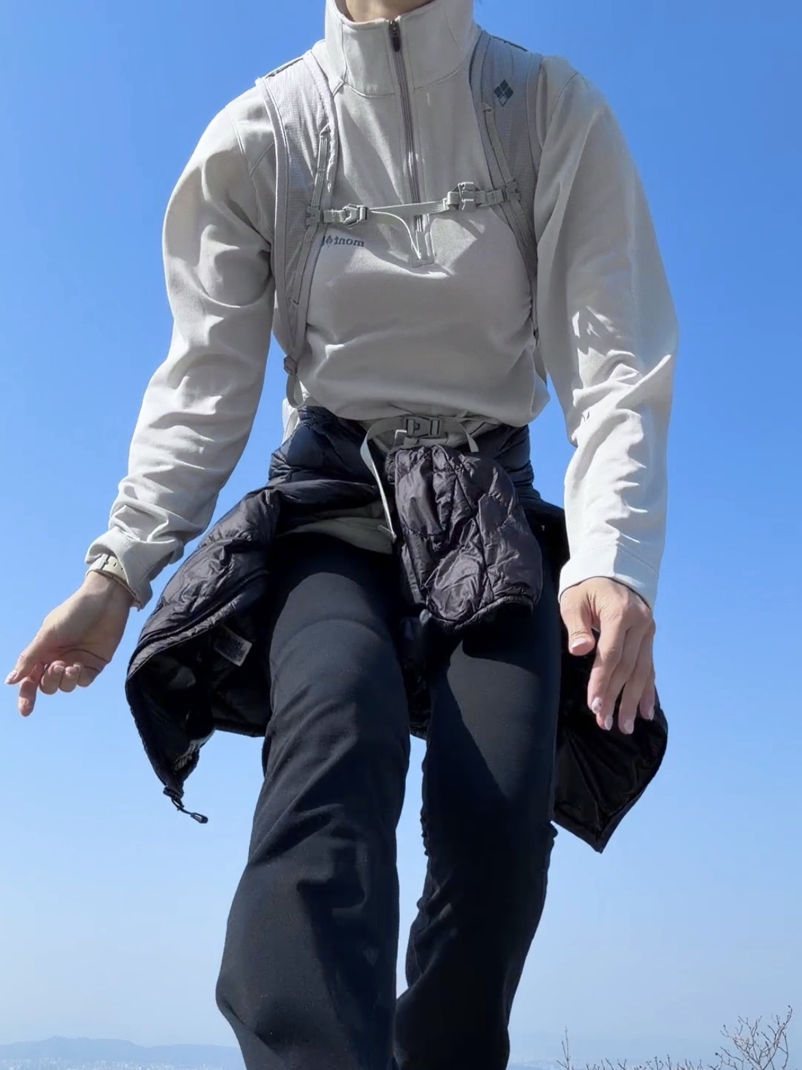 Montbell Versalite Pack 20 Backpack Ice White 착용 스타일 - 1