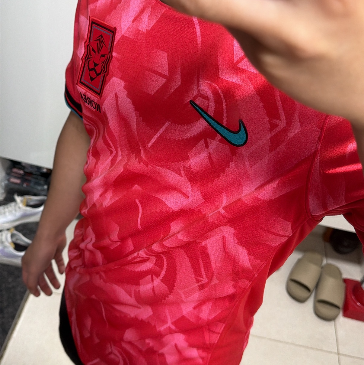 Nike Korea 2023/24 Dri-Fit Stadium Home Replica Jersey Black Global Red - Asia (Non Marking Ver.) 착용 스타일