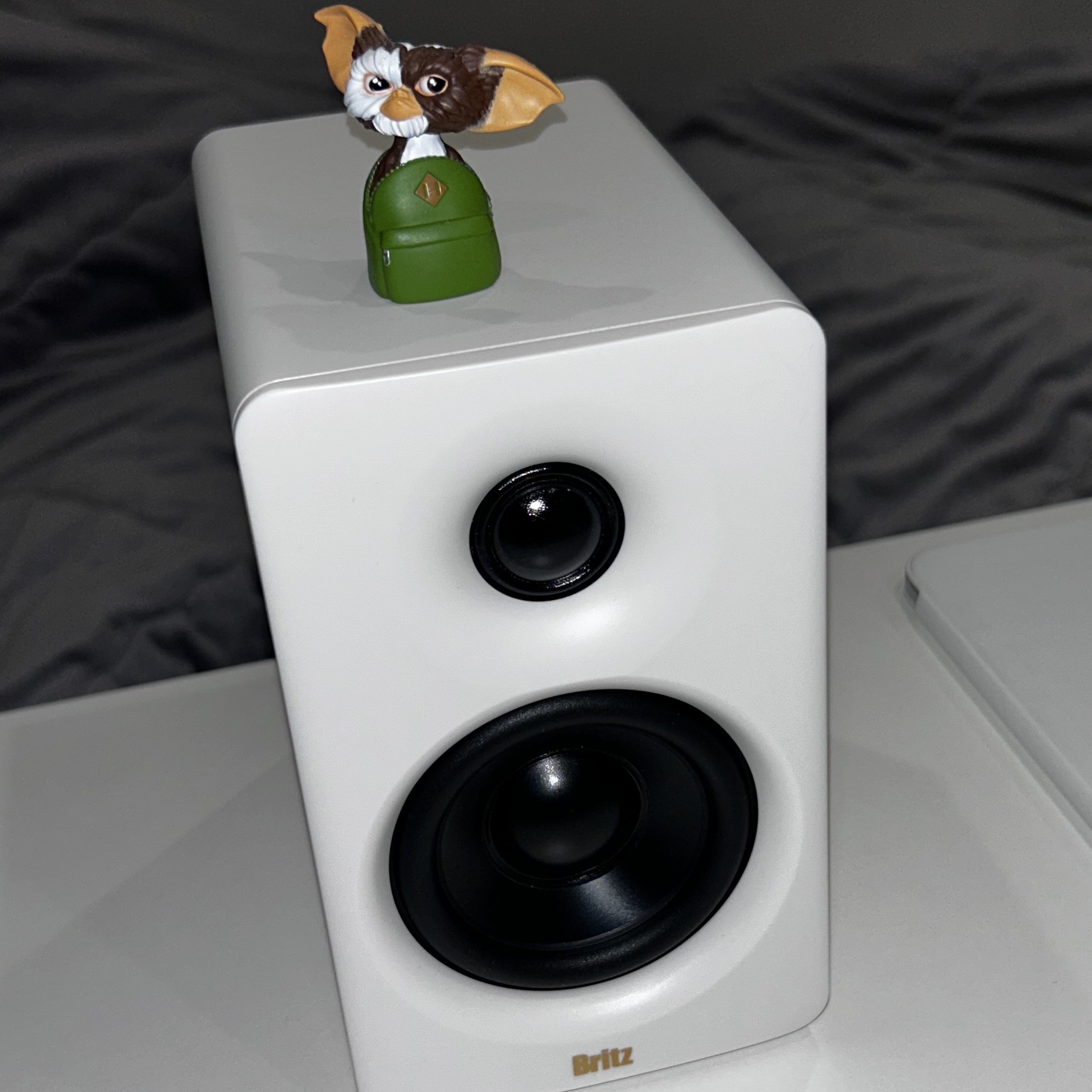 Britz BR-Monitor6 Bluetooth Studio Monitor Speaker White 착용 스타일