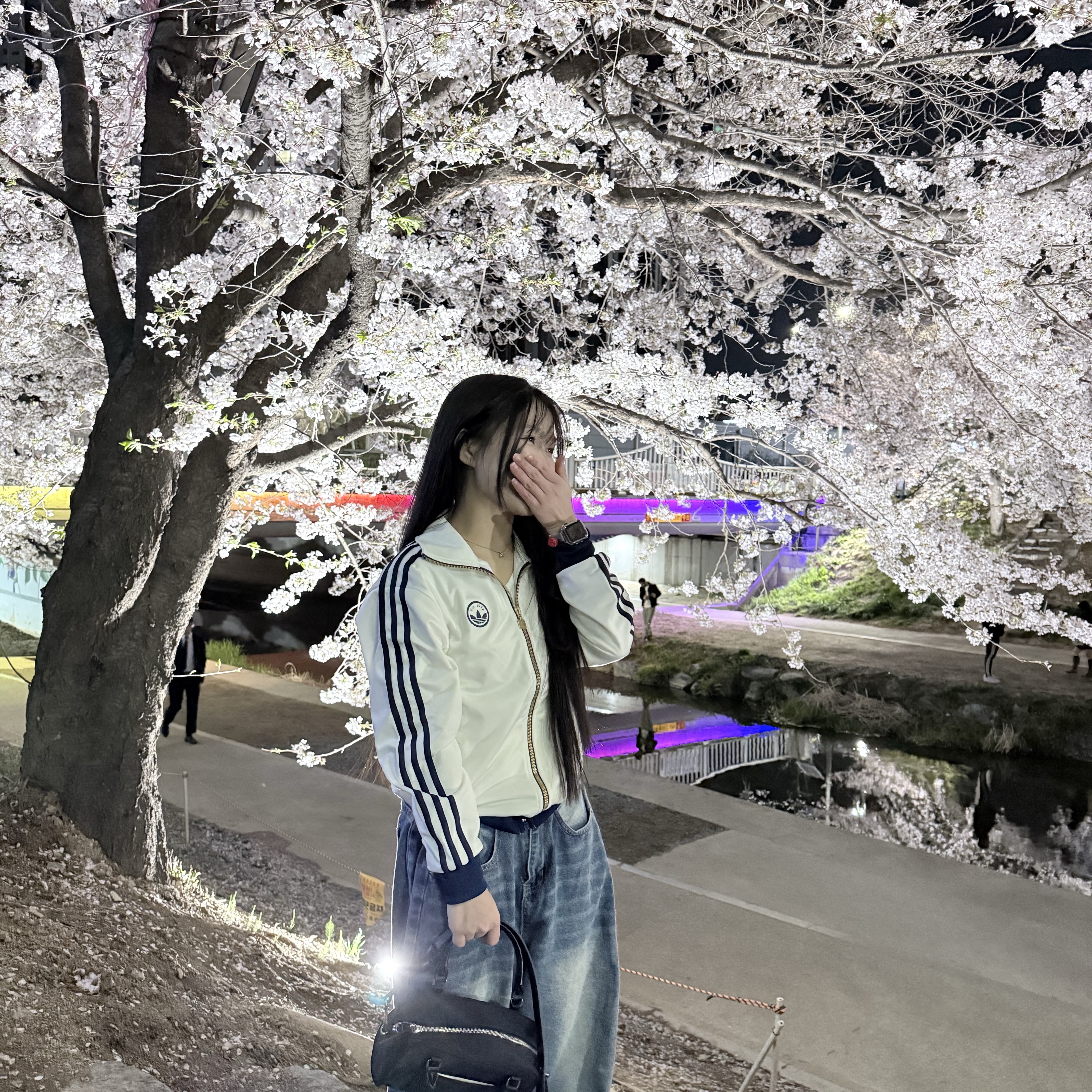 (W) Adidas Firebird Badge Track Top Cloud White - KR Sizing 착용 스타일