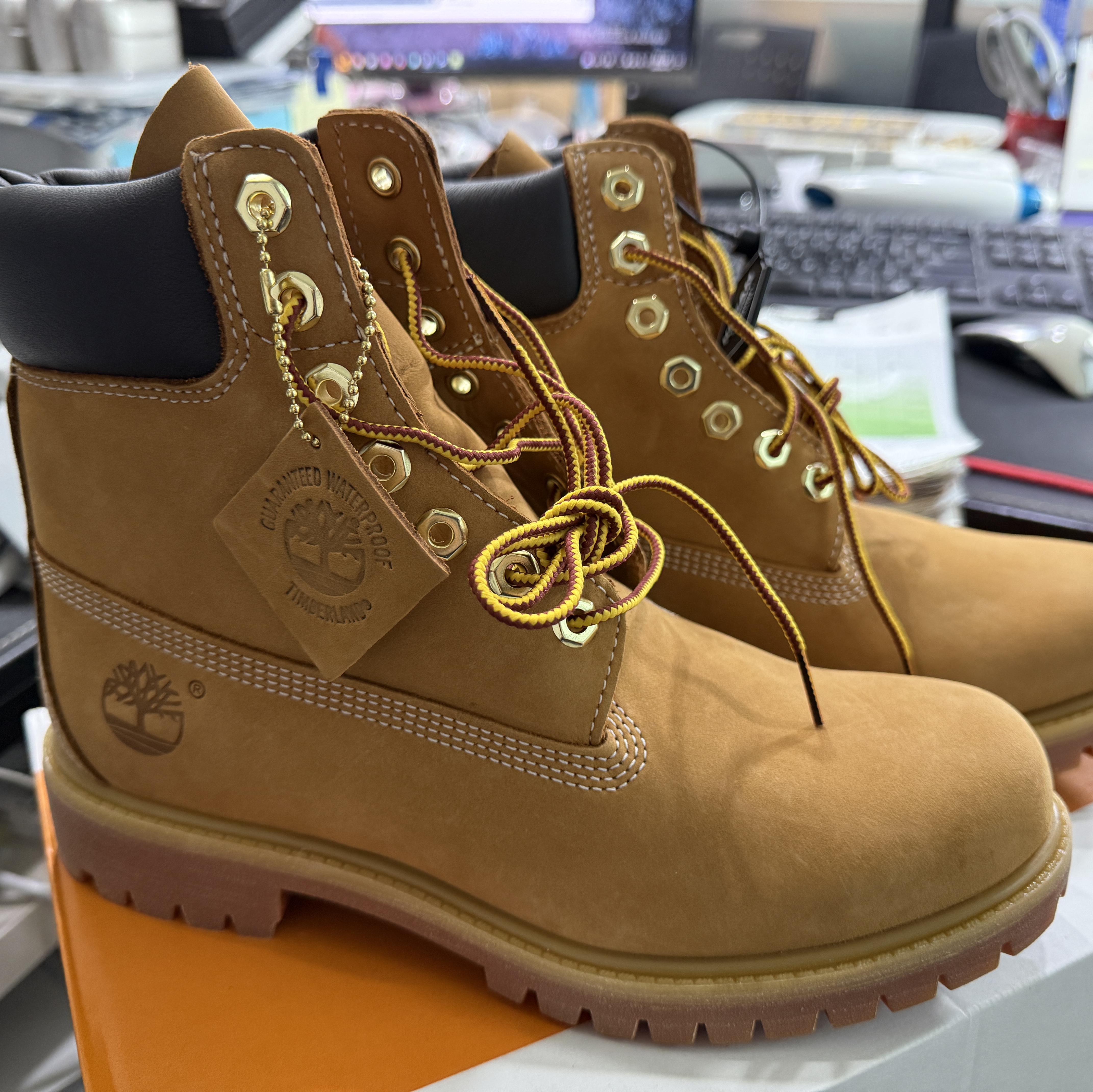 Timberland Premium 6 inch Waterproof Boot Wheat Nubuck - Wide 착용 스타일 - 2
