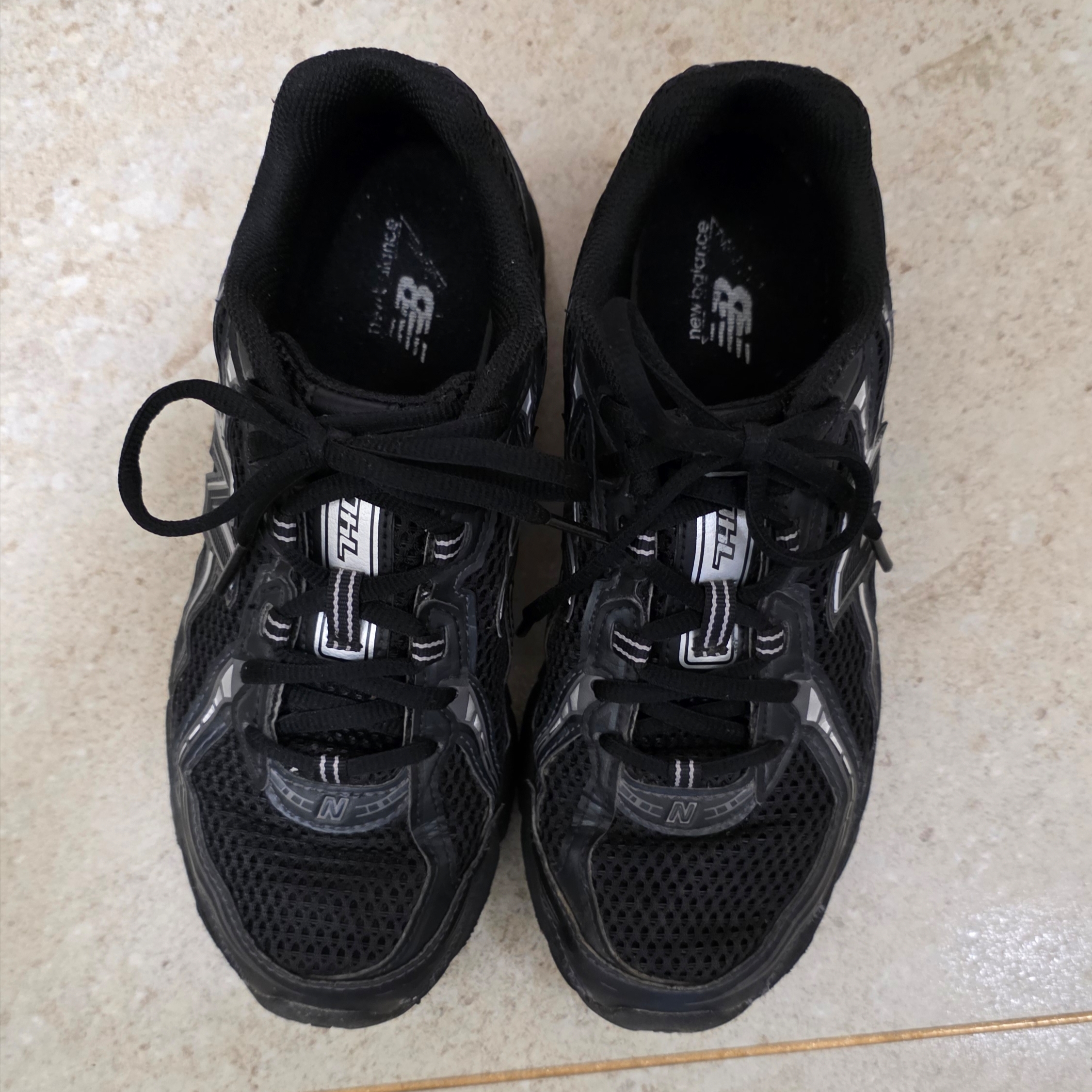 New Balance 740v2 Black Silver Metallic 착용 스타일