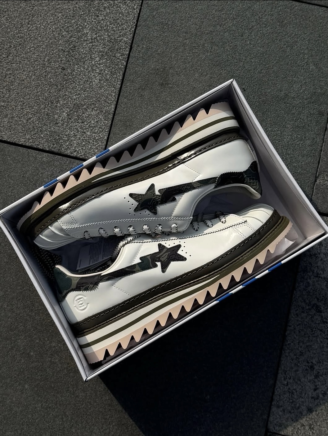 Adidas x BAPE x Edison Chen Clot Superstar Off White Branch 착용 스타일 - 3