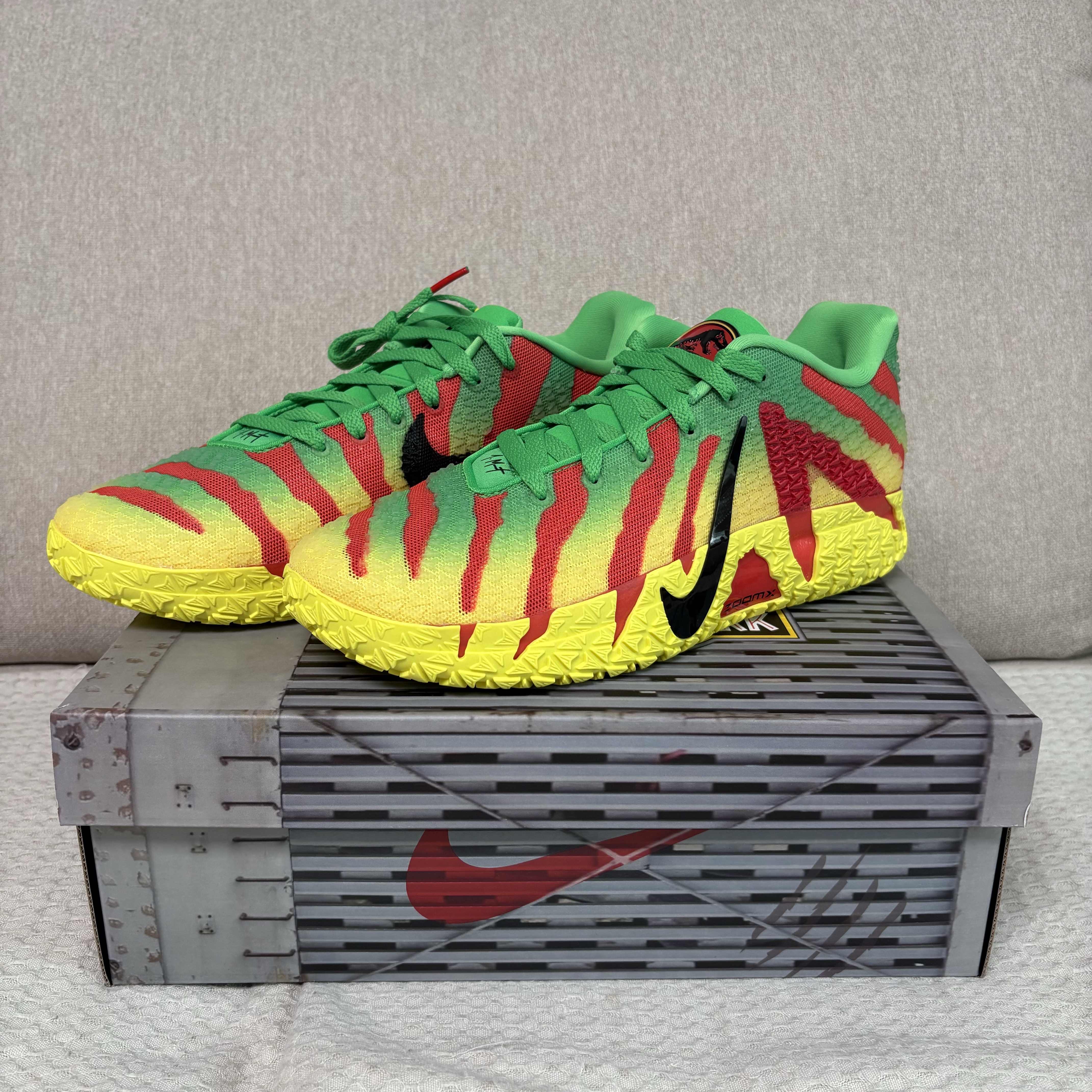 Nike x Jurassic Park Ja 3 EP  Green Spark University Red 착용 스타일 - 1