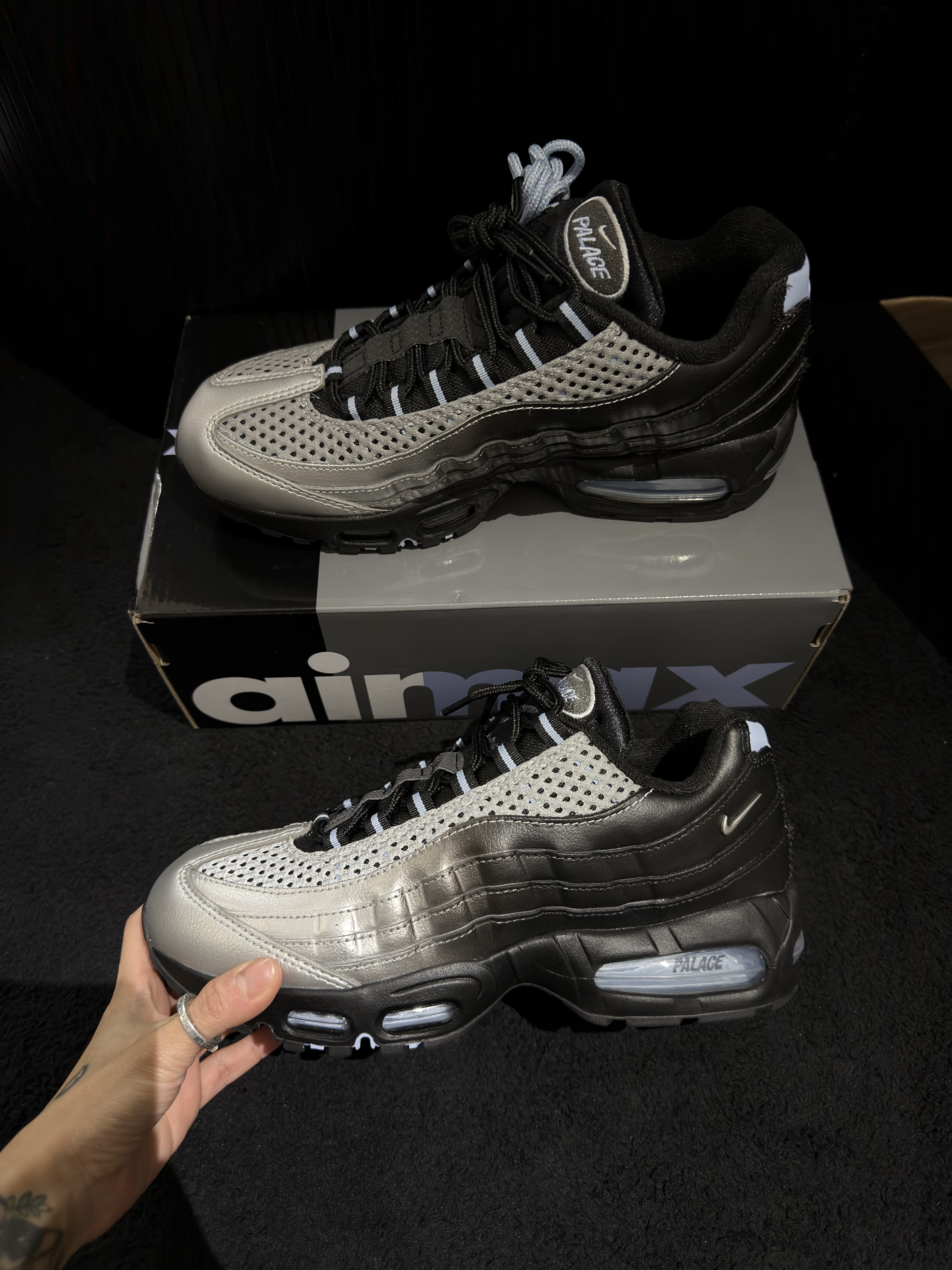 Nike x Palace Air Max 95 Metallic Silver Aluminum 착용 스타일