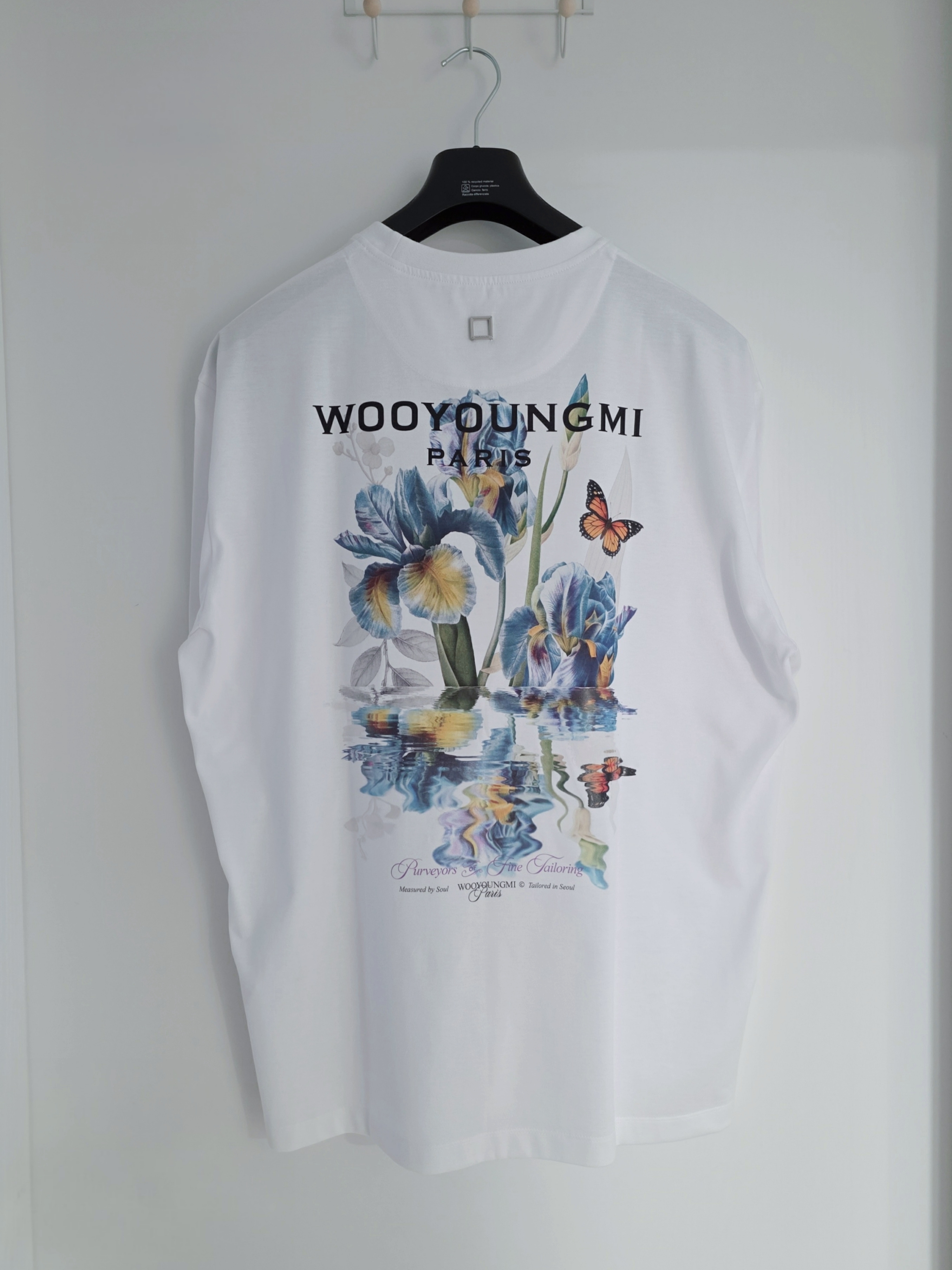 Wooyoungmi Flower Back Logo T-Shirt Black - 26SS 착용 스타일 - 1