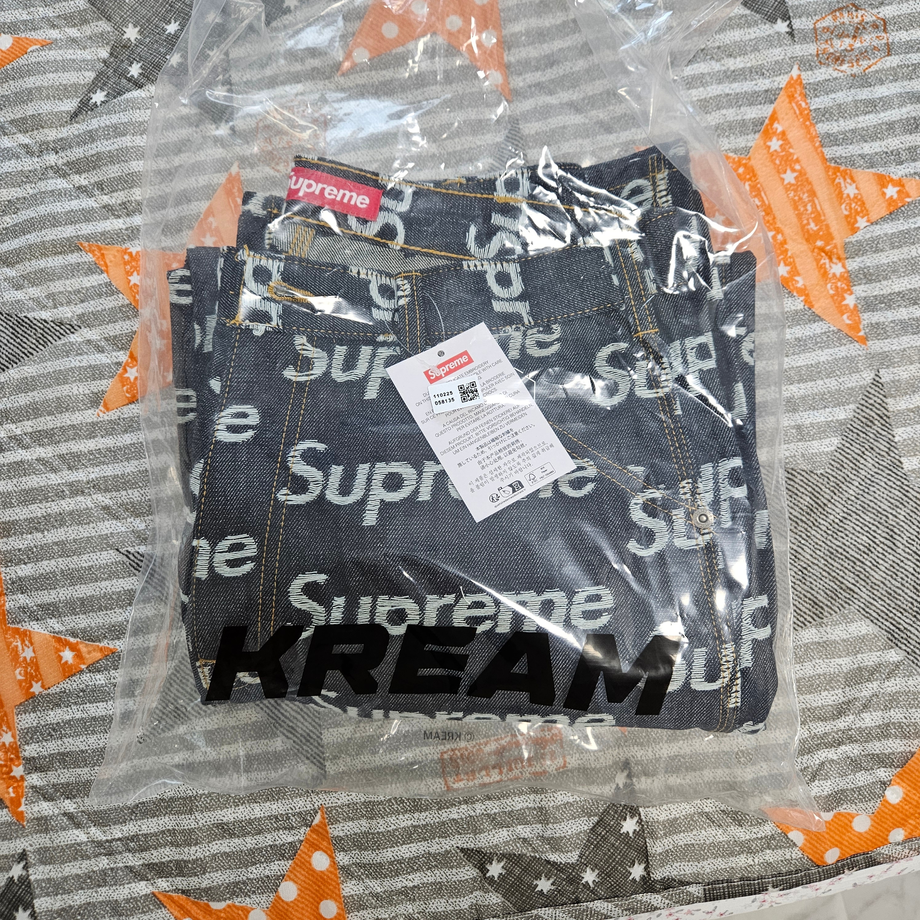 Supreme Jacquard Logos Double Knee Denim Painter Jean Rigid Indigo - 25FW 착용 스타일
