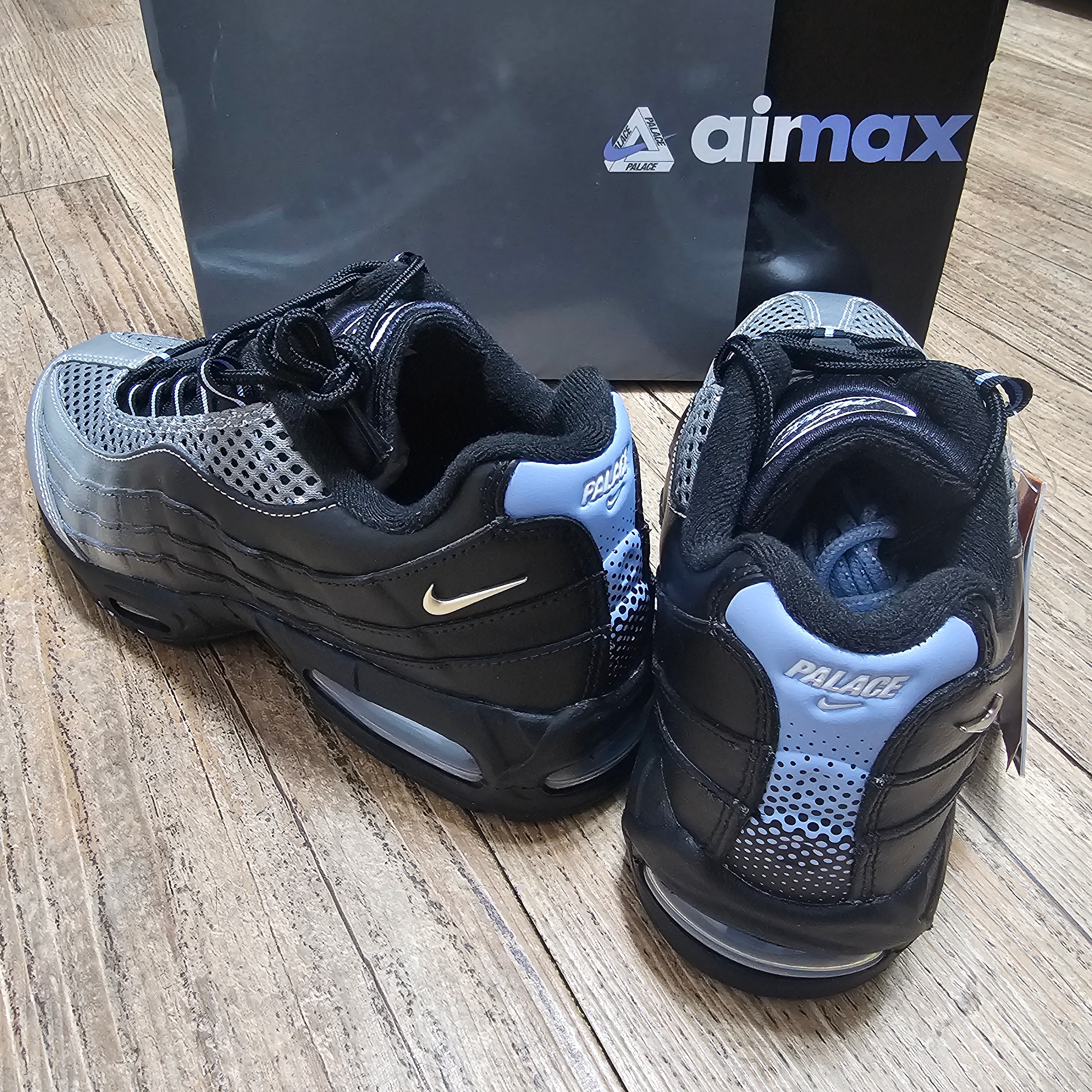 Nike x Palace Air Max 95 Metallic Silver Aluminum 착용 스타일 - 1