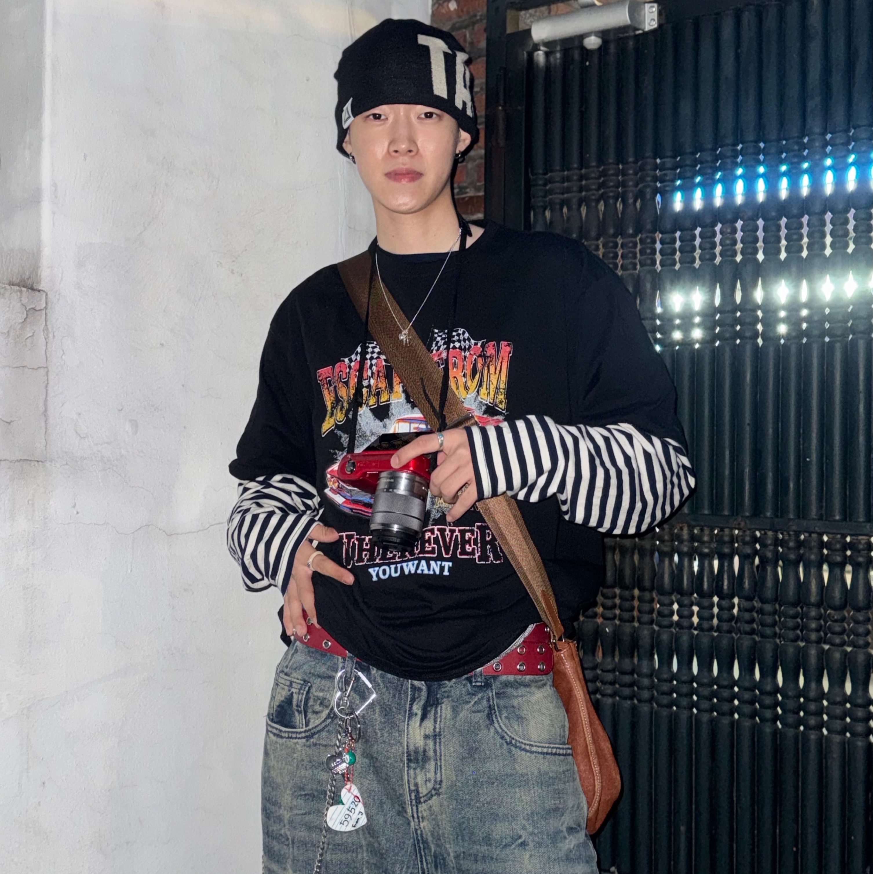 Escapefrom Escape Car T-shirt Black, Nff Royal Tomb Ring Beige 착용 스타일 - 2