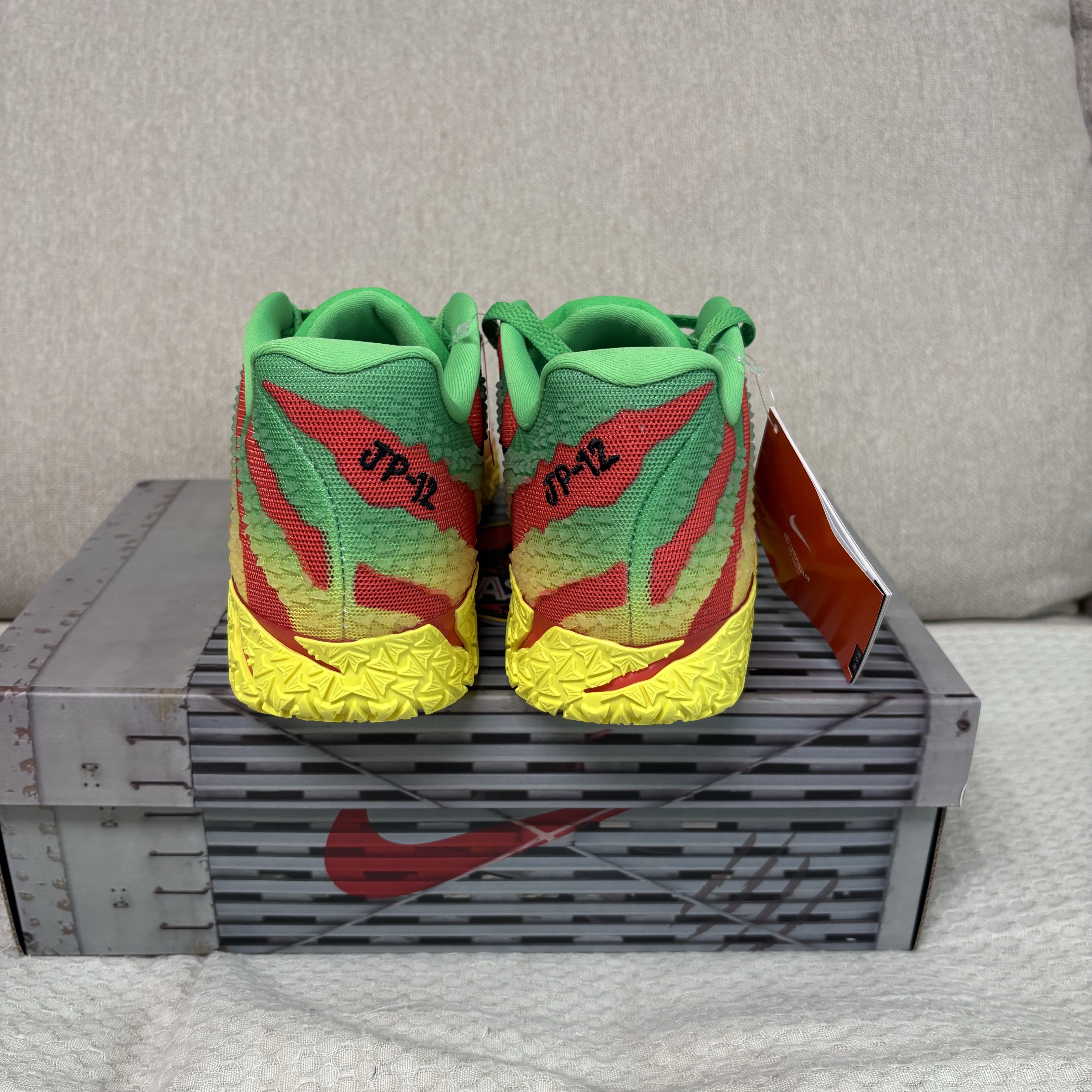 Nike x Jurassic Park Ja 3 EP  Green Spark University Red 착용 스타일 - 4