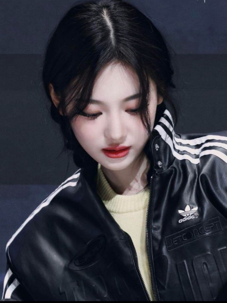 (W) Adidas Adilenium Season 2 Biker Jacket Gender Neutral Black - KR Sizing, (W) Adidas Adilenium Season 3 Vintage Faux Leather Jacket Black - KR Sizing 착용 스타일