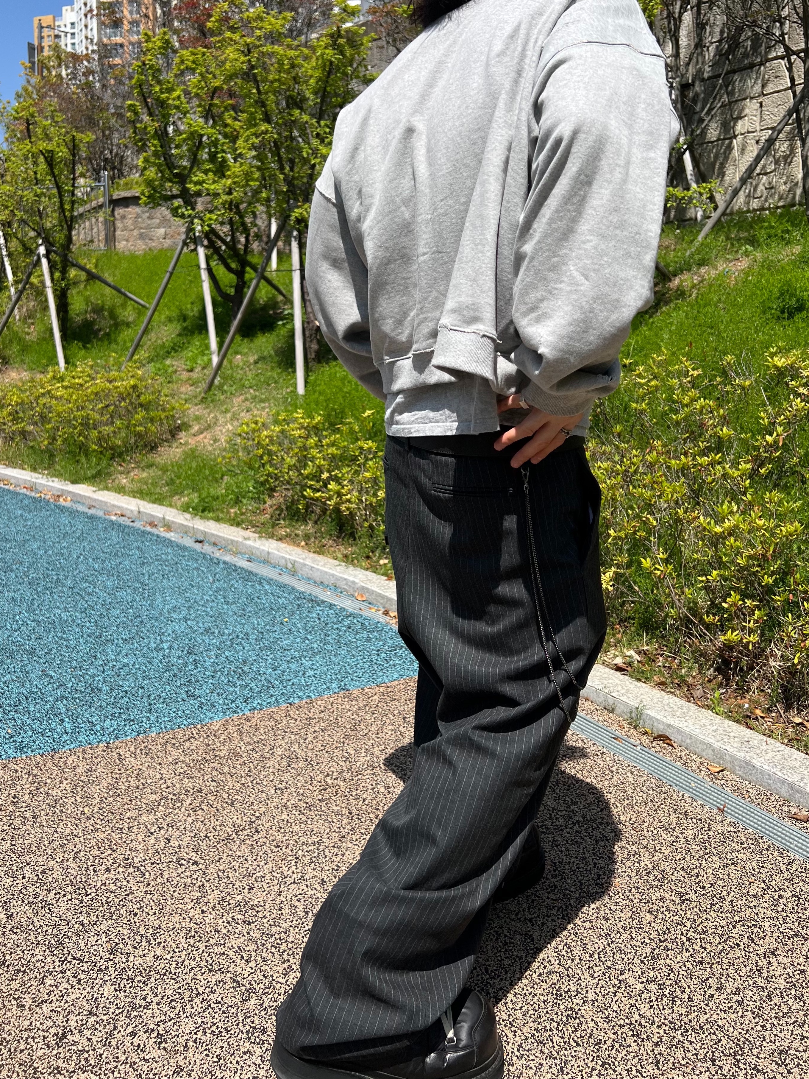 Undermycar MU.128 Original Logo Cracked Leather Belt Silver / Black 착용 스타일 - 5