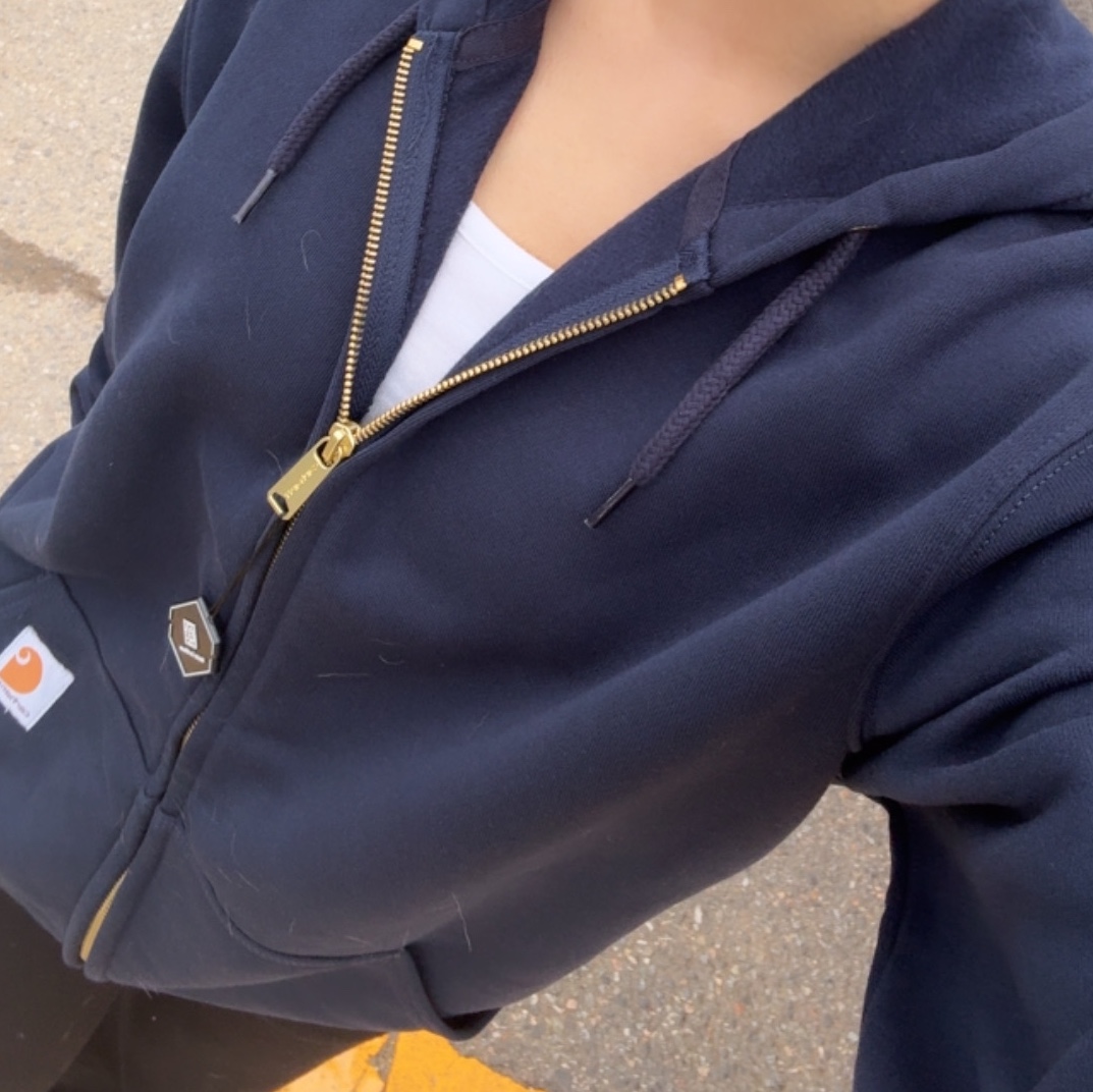 Carhartt Loose Fit Midweight Regular Full Zip Sweatshirt New Navy 착용 스타일