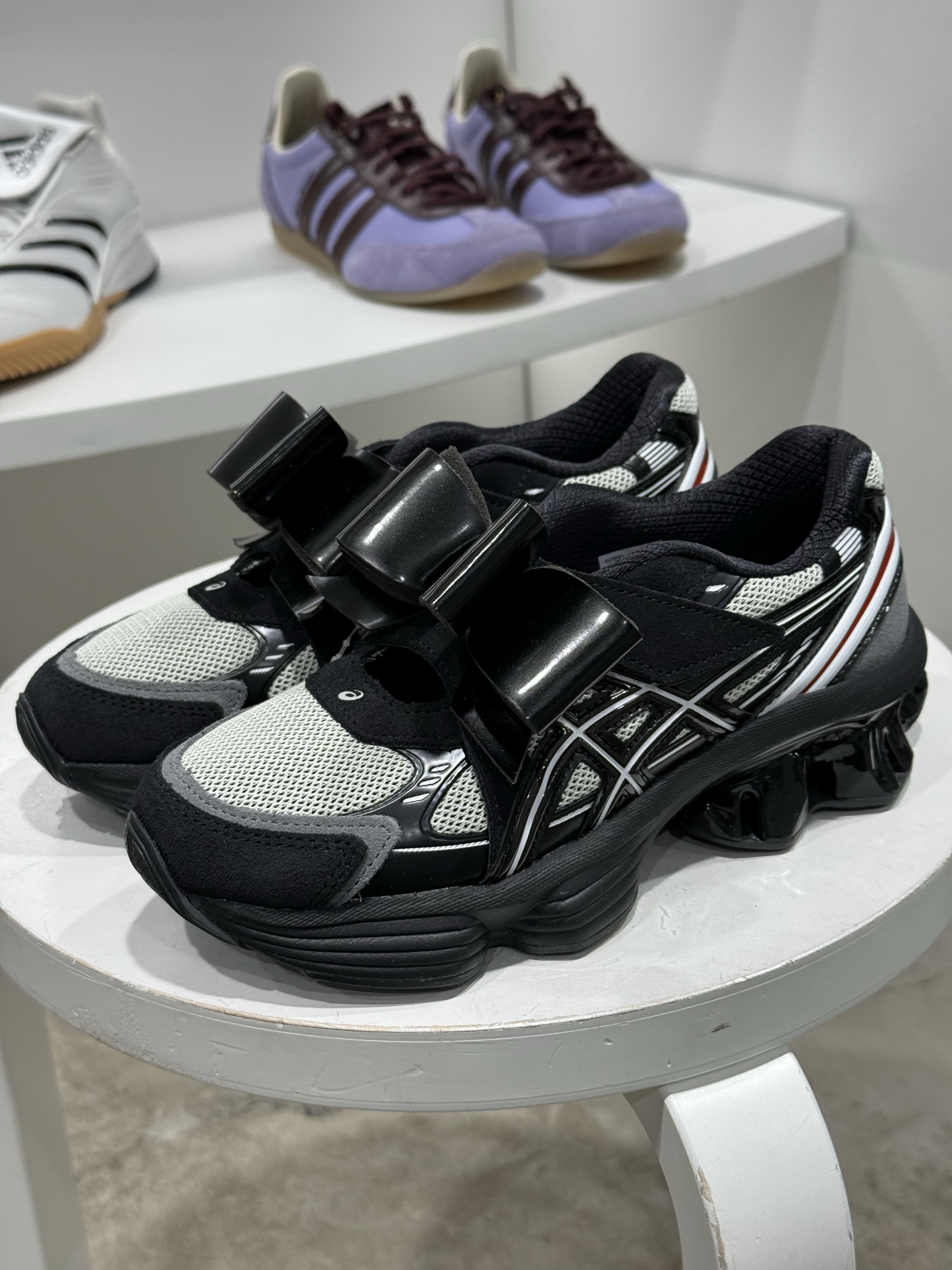 Asics x Shushu Tong Gel-Kinetic Fluent Cloud Grey White 착용 스타일 - 3