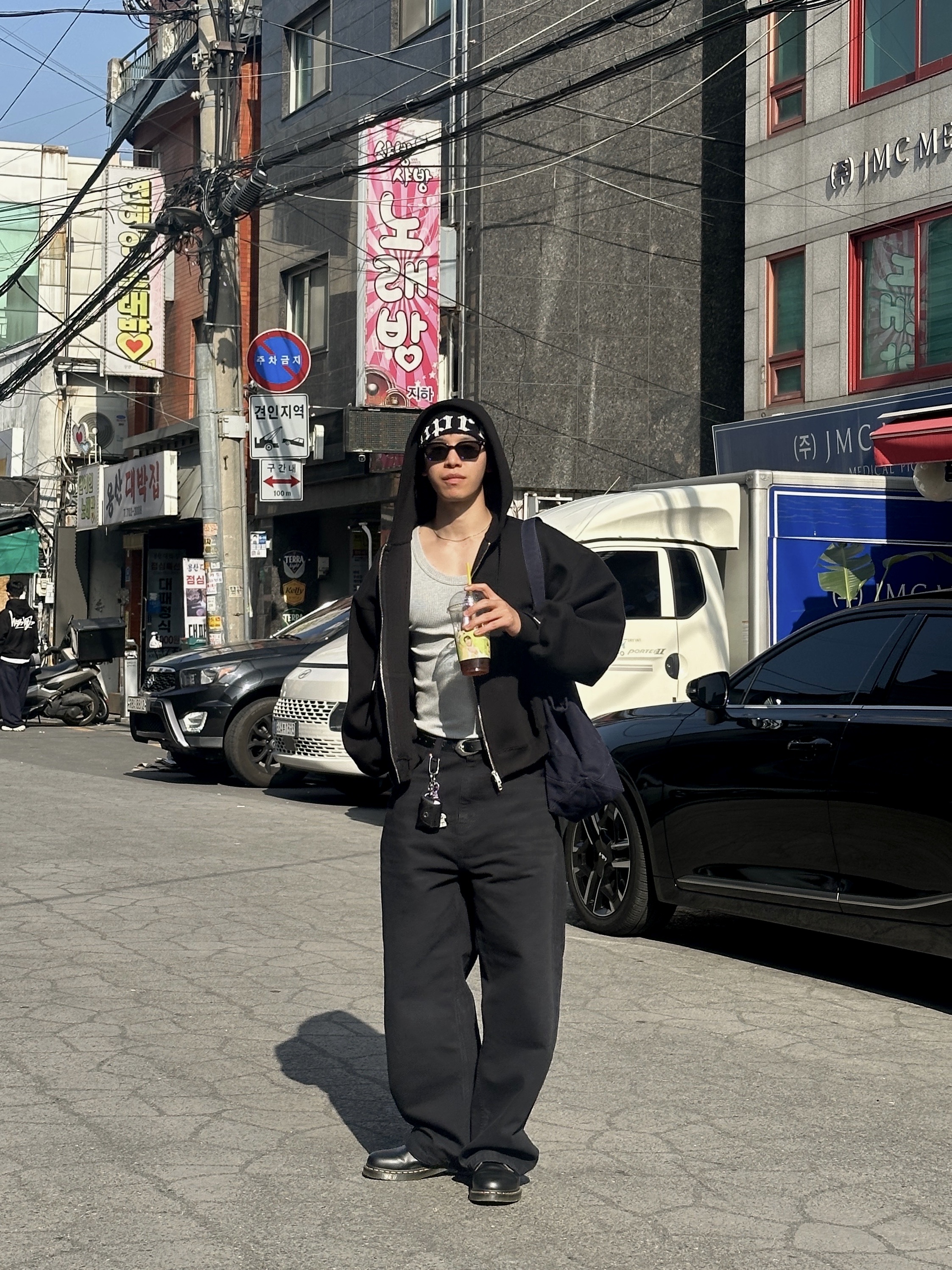 Undermycar MU.148 Combi Bonded Crop Sweat Hood Zip-Up Black, Dr. Martens 1461 Smooth Black 착용 스타일 - 4