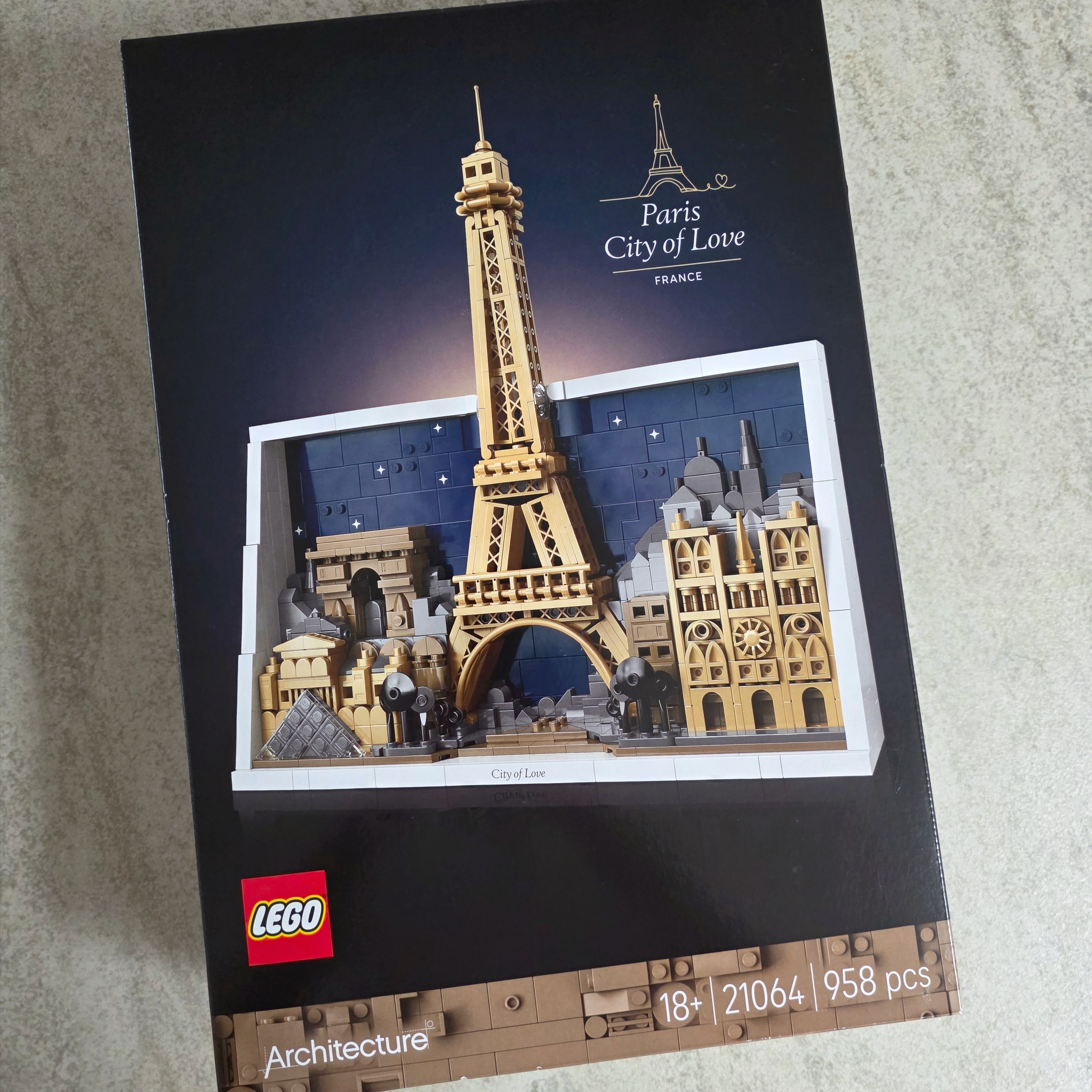Lego Architecture Paris – City of Love 착용 스타일 - 2