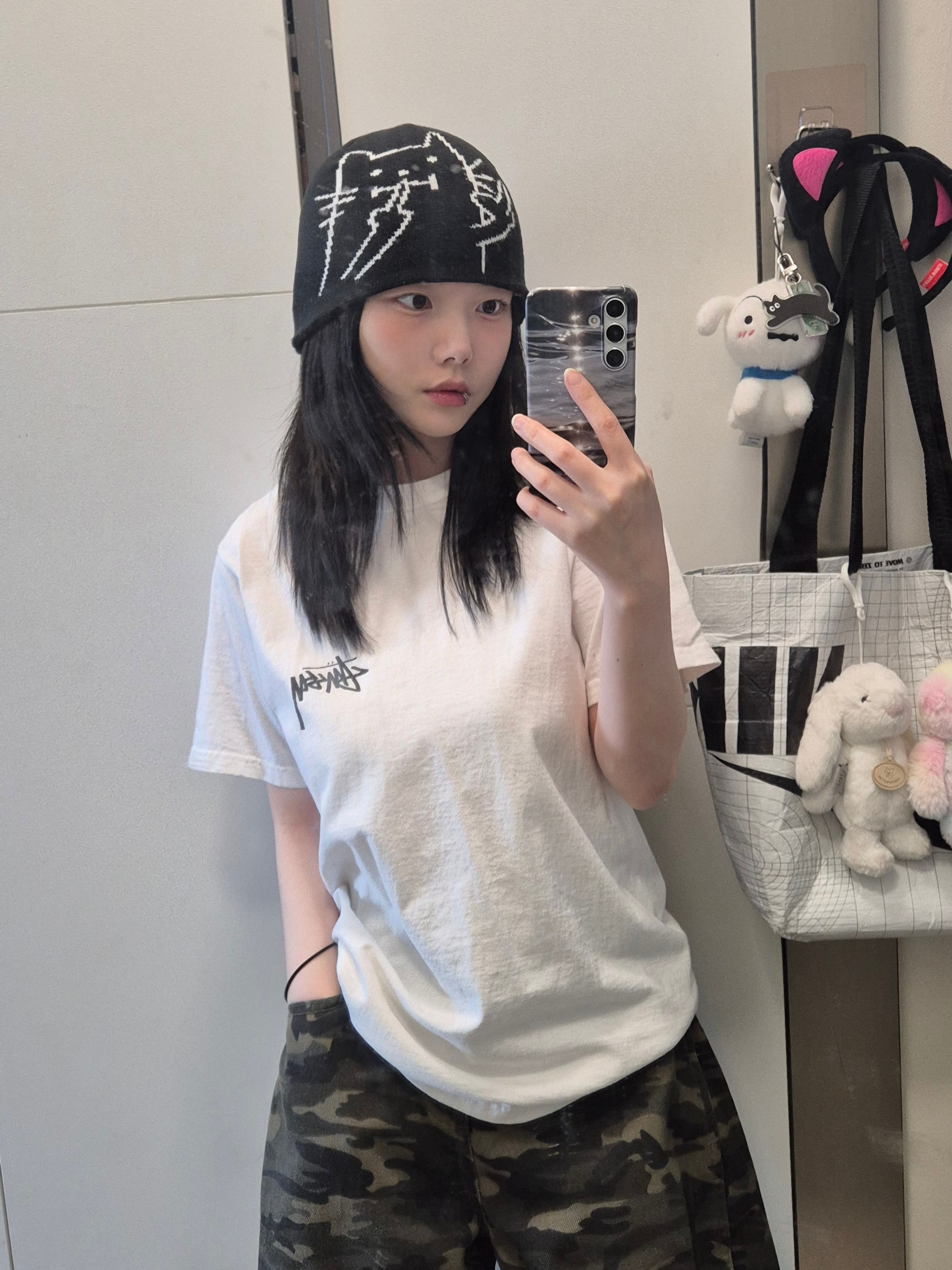 Stussy Cherries T-Shirt White 착용 스타일 - 2