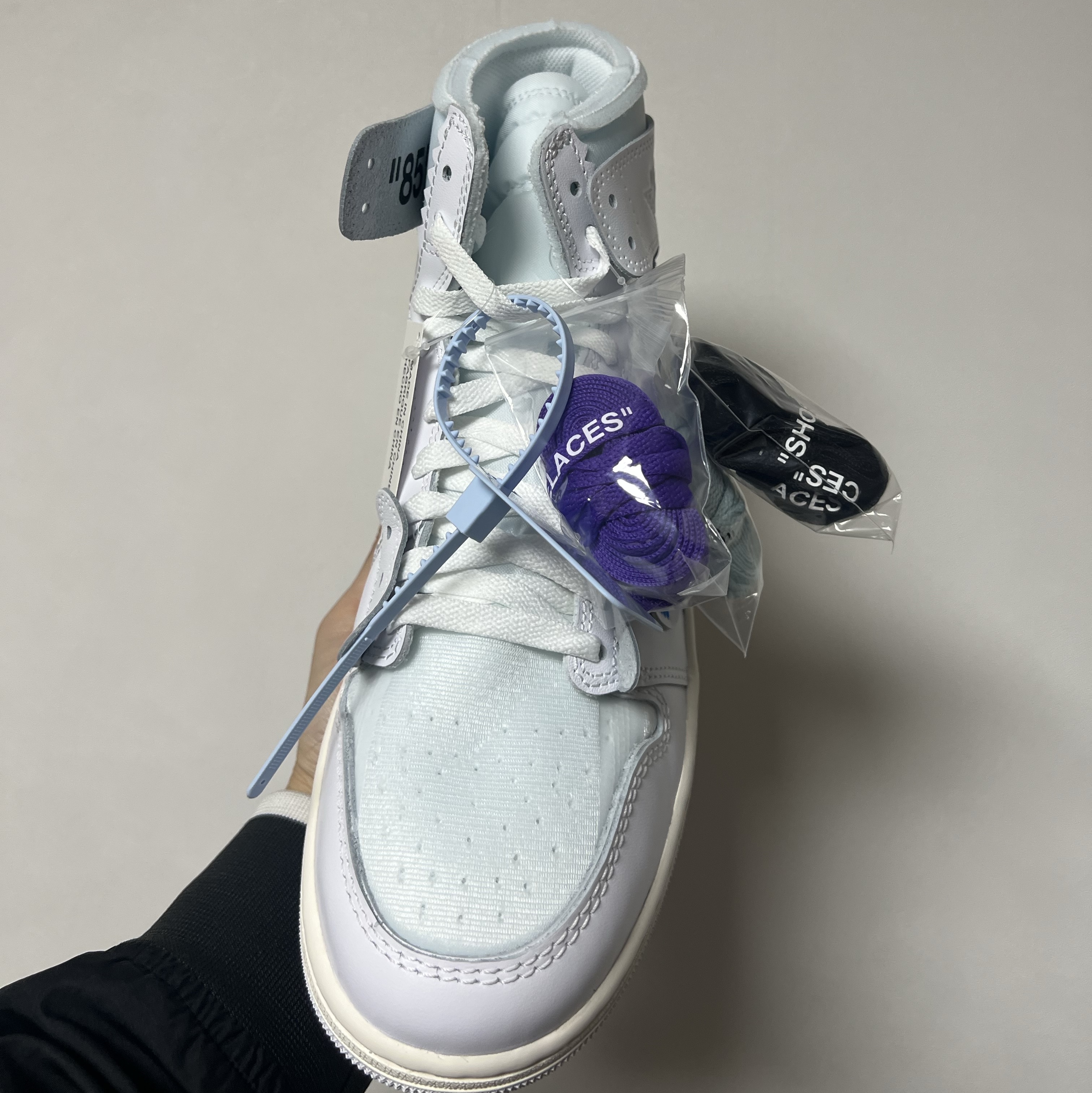 Jordan 1 x Virgil Abloh Archive Retro High Alaska White 착용 스타일 - 4
