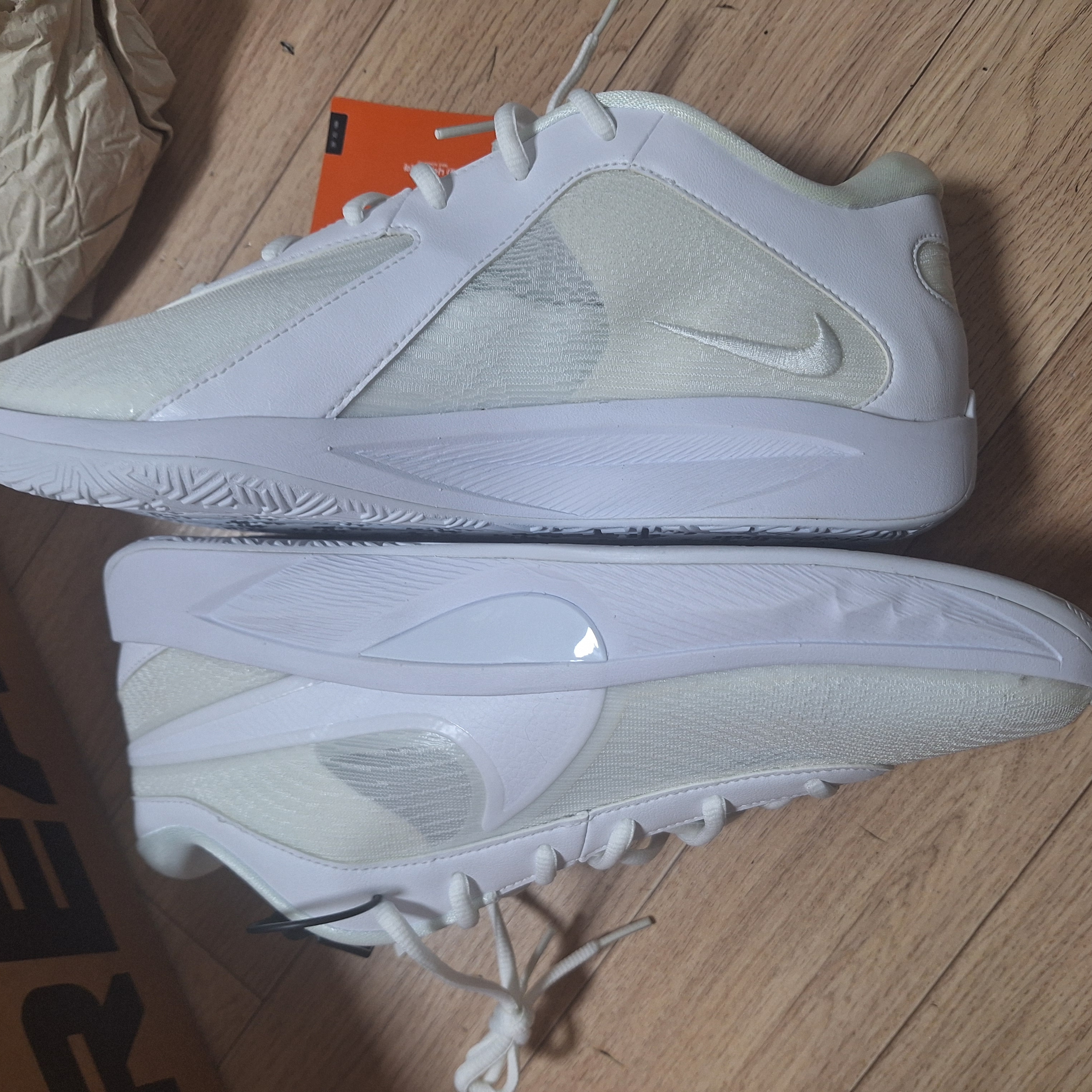 Nike Giannis Freak 6 Team Bank EP White 착용 스타일 - 2