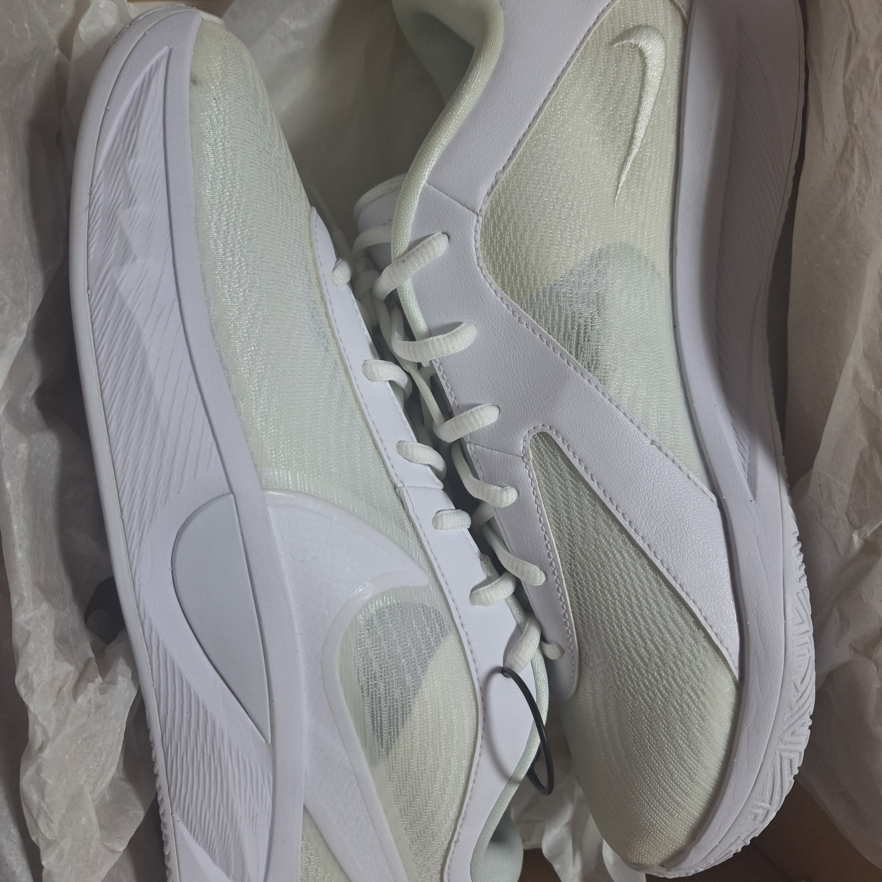 Nike Giannis Freak 6 Team Bank EP White 착용 스타일 - 1