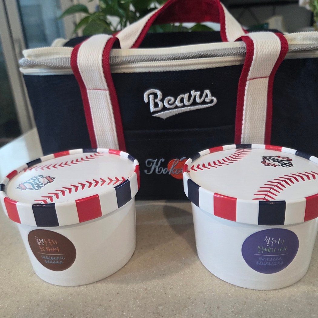 [KREAM 단독] Doosan Bears x Kokorokara Hustle Pudding 2pcs & Kokoro Bear Cooler Bag Set 착용 스타일 - 3