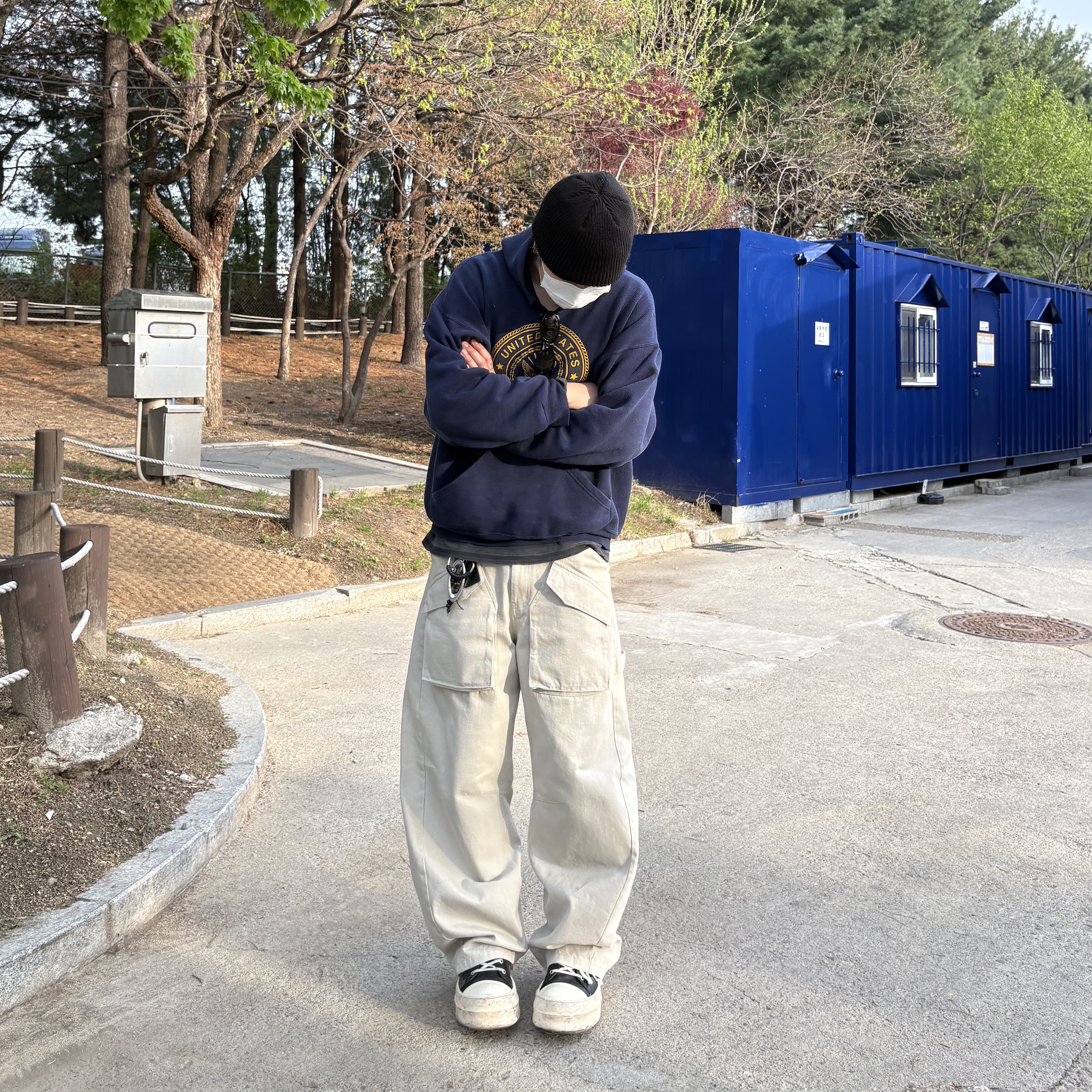 Flavorism Engineered Curved Pants Beige, Flavorism Engineered Curved Pants Black 착용 스타일