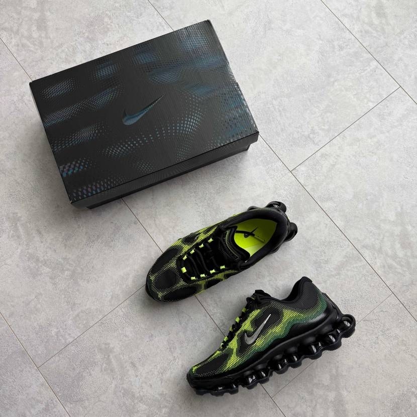 Nike Air Liquid Max Radiant Green and Green Apple 착용 스타일 - 3