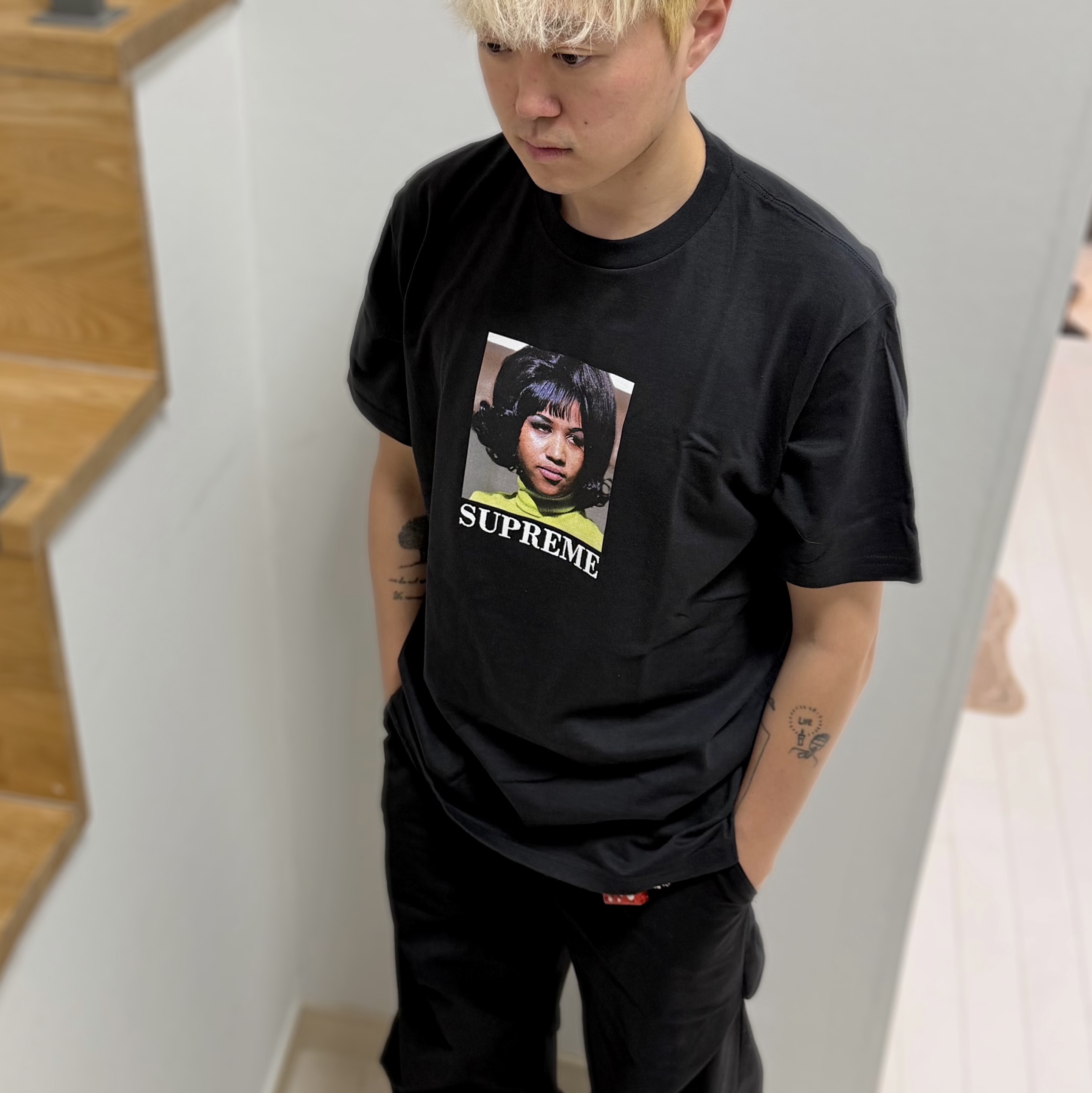 Supreme Aretha T-Shirt Black - 26SS 착용 스타일