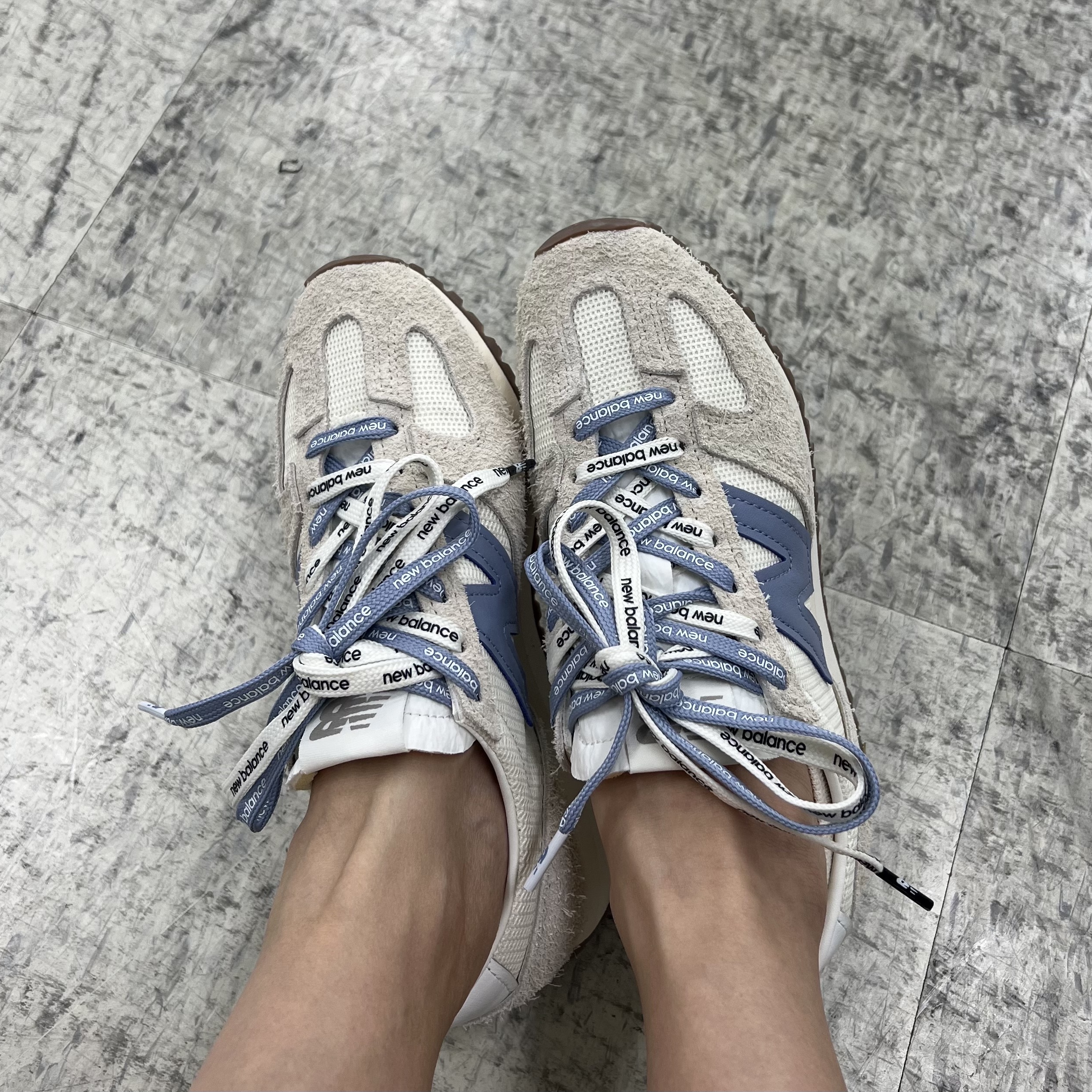 New Balance 471 Timberwolf Angora 착용 스타일 - 2