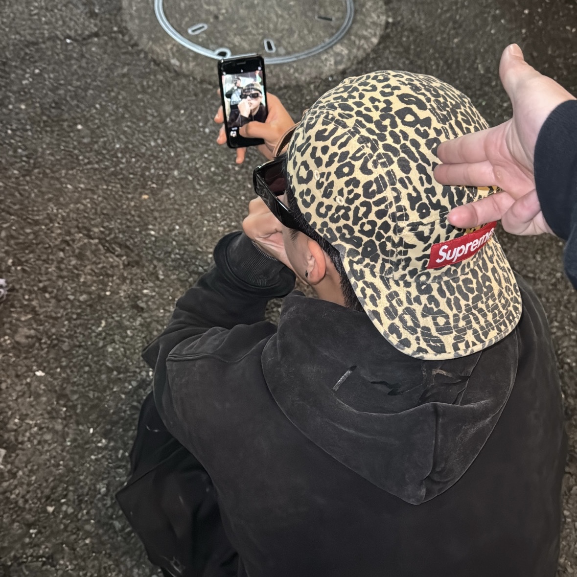 Supreme Washed Chino Twill Camp Cap Leopard - 23FW 착용 스타일