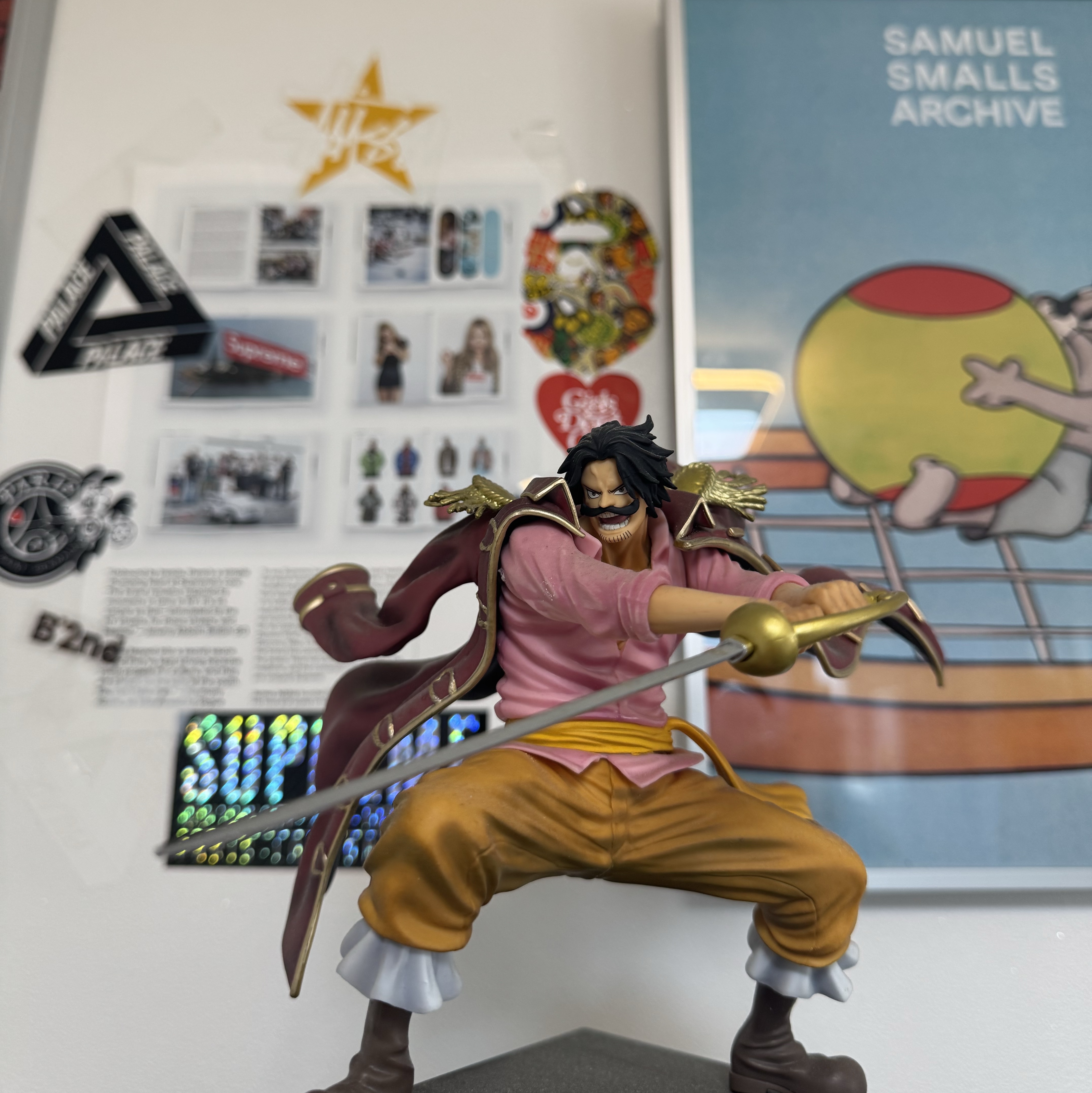 Bandai Ichiban Kuji One Piece Legends Over Time B Prize Gol D. Roger Figure The Great Legend 착용 스타일