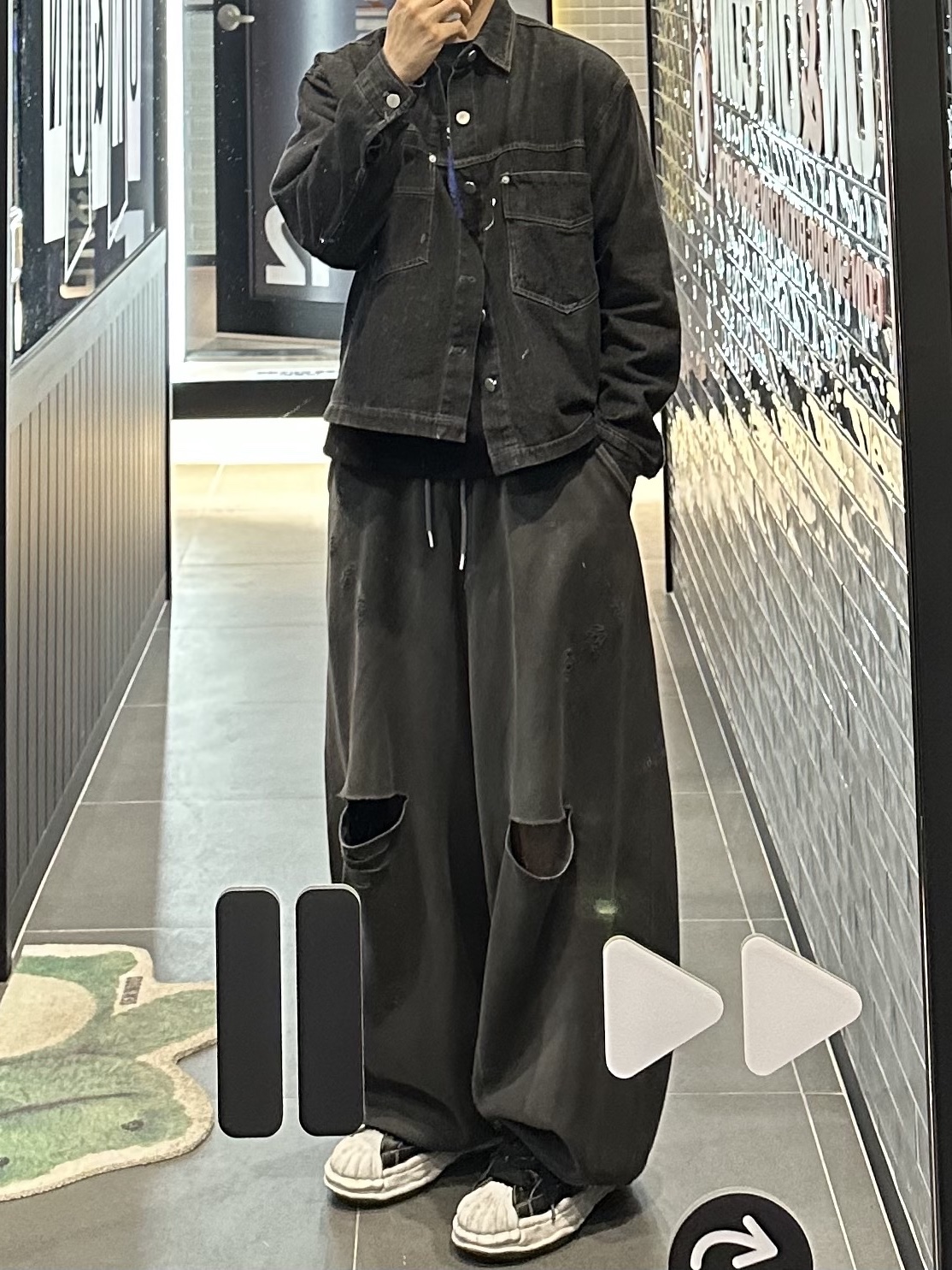Maison Mihara Yasuhiro Blakey OG Sole Canvas Low-top Sneakers Black White, Maison Mihara Yasuhiro Blakey OG Sole Leather Low-top Sneakers Black 착용 스타일 - 1