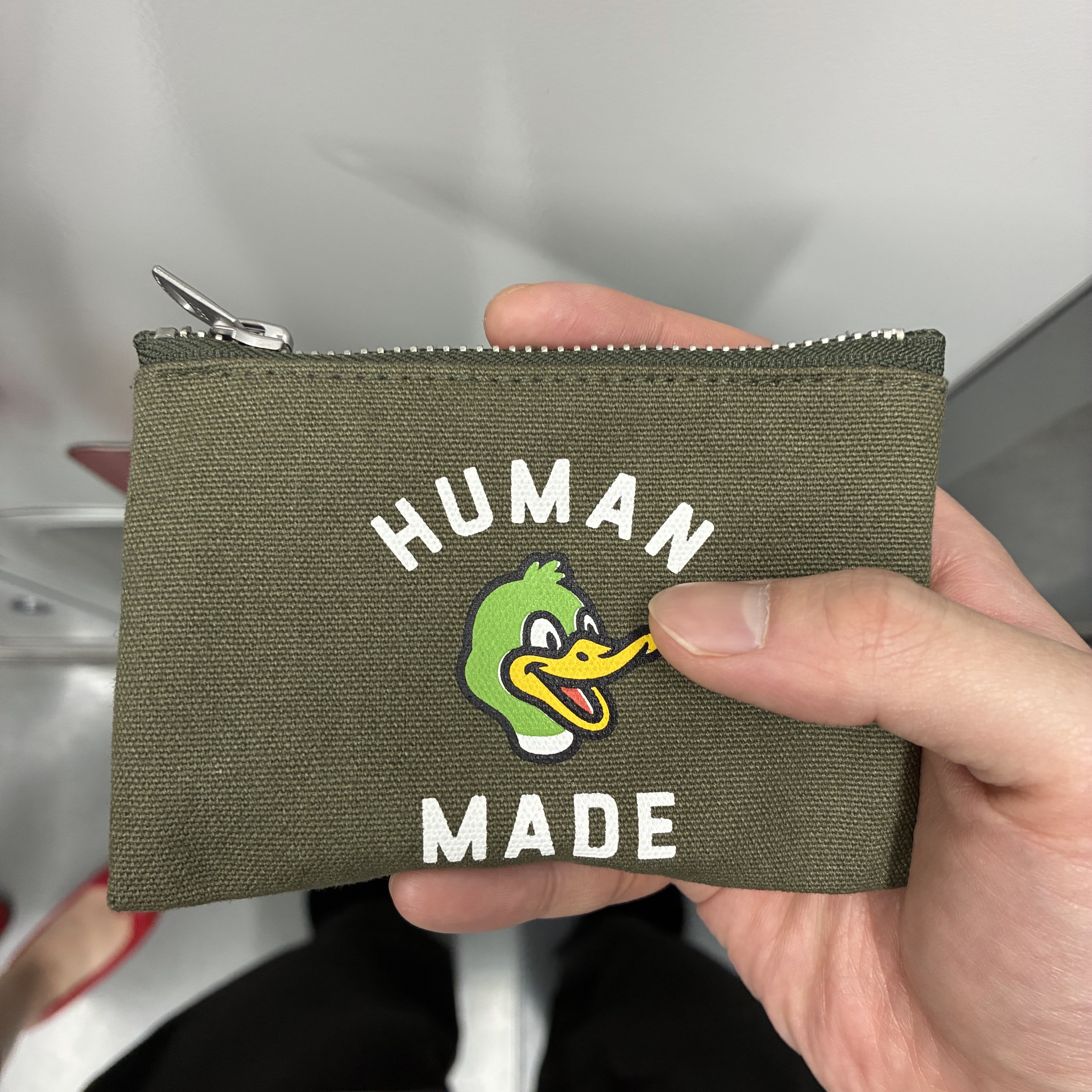 Human Made Card Case Olive Drab 착용 스타일