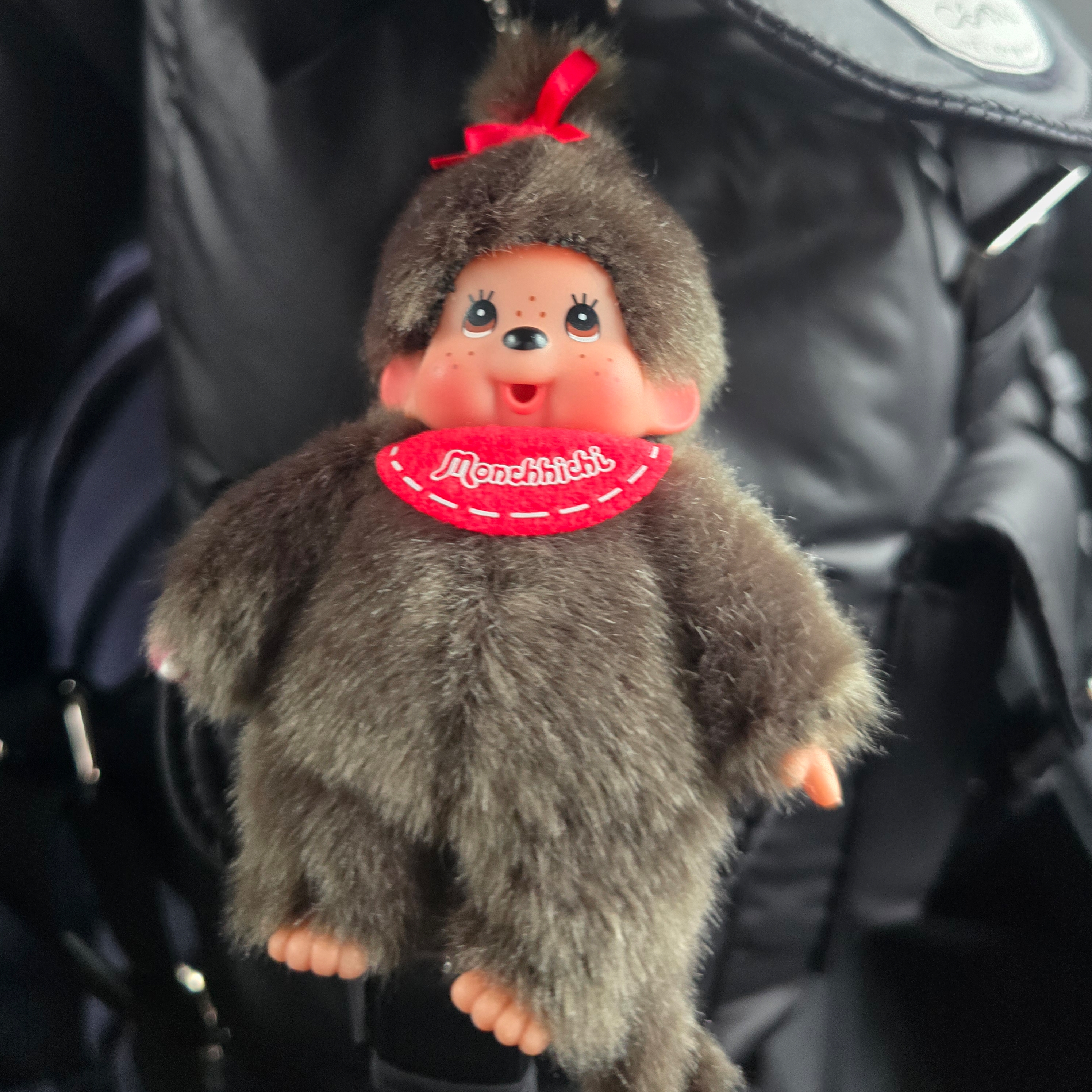 Monchhichi Mini Key Chain Boy Brown 착용 스타일