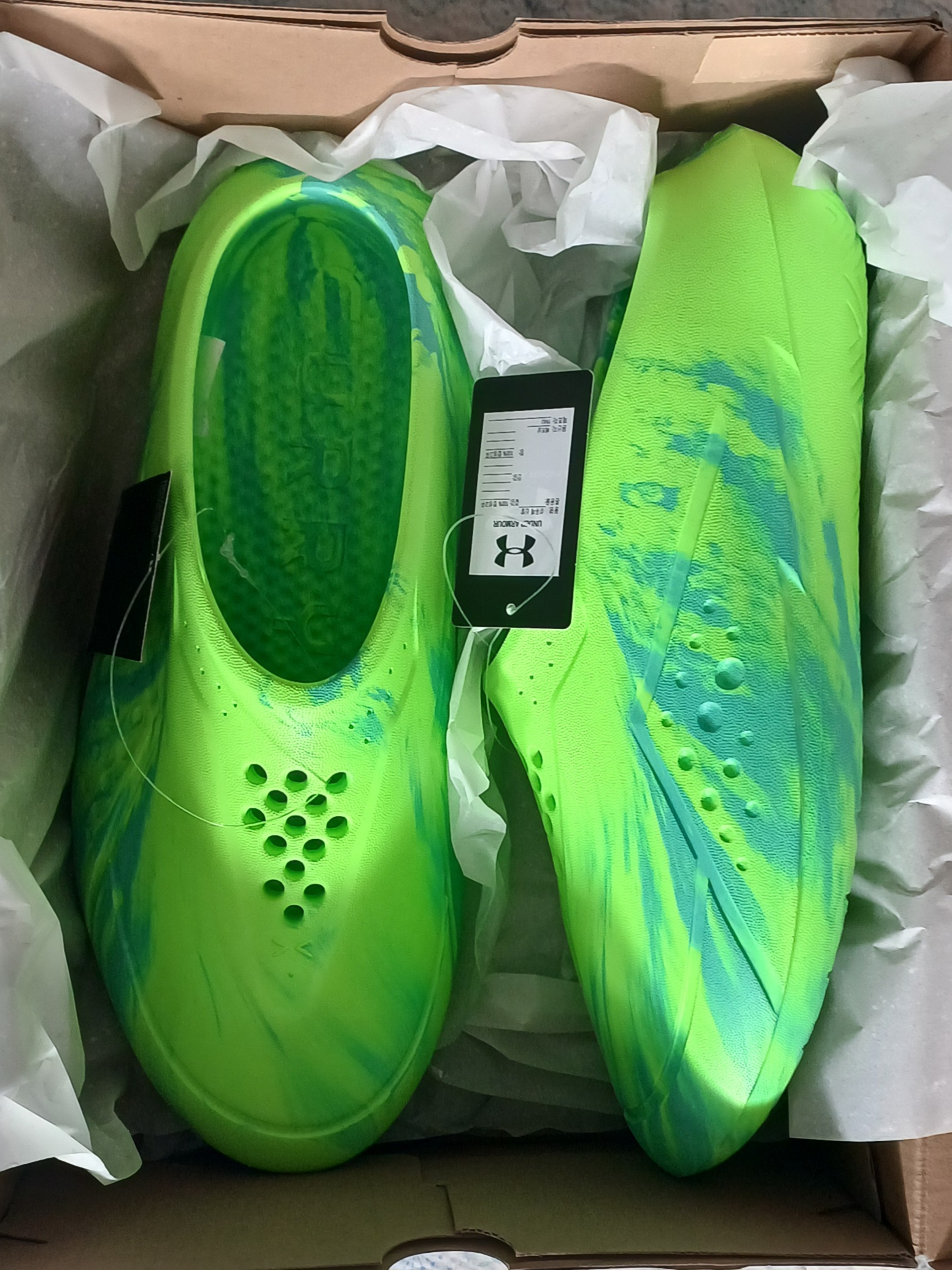 Under Armour Curry Foamtro Hyper Green Prism Green 착용 스타일 - 1