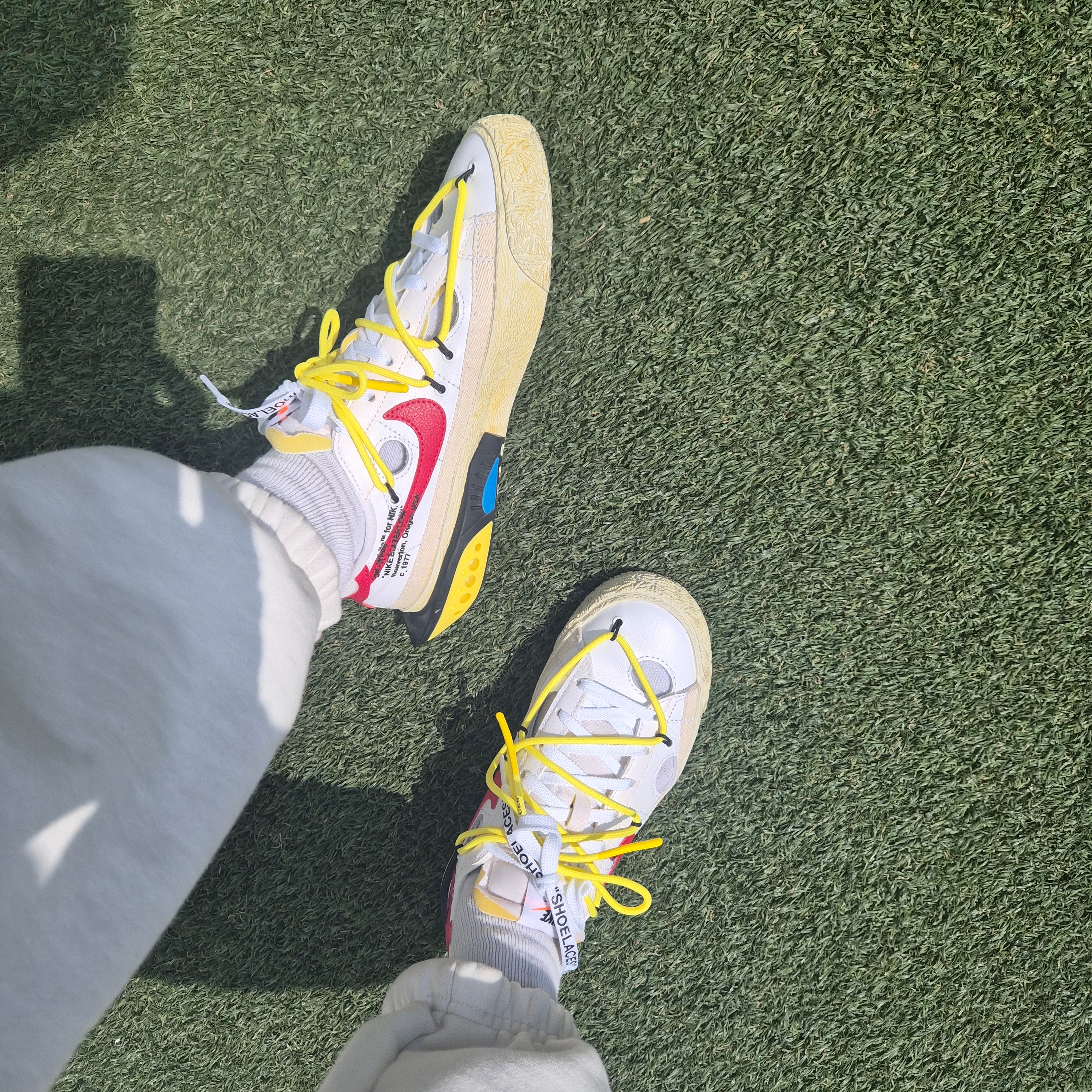 Nike x Off-White Blazer Low '77 White and University Red 착용 스타일