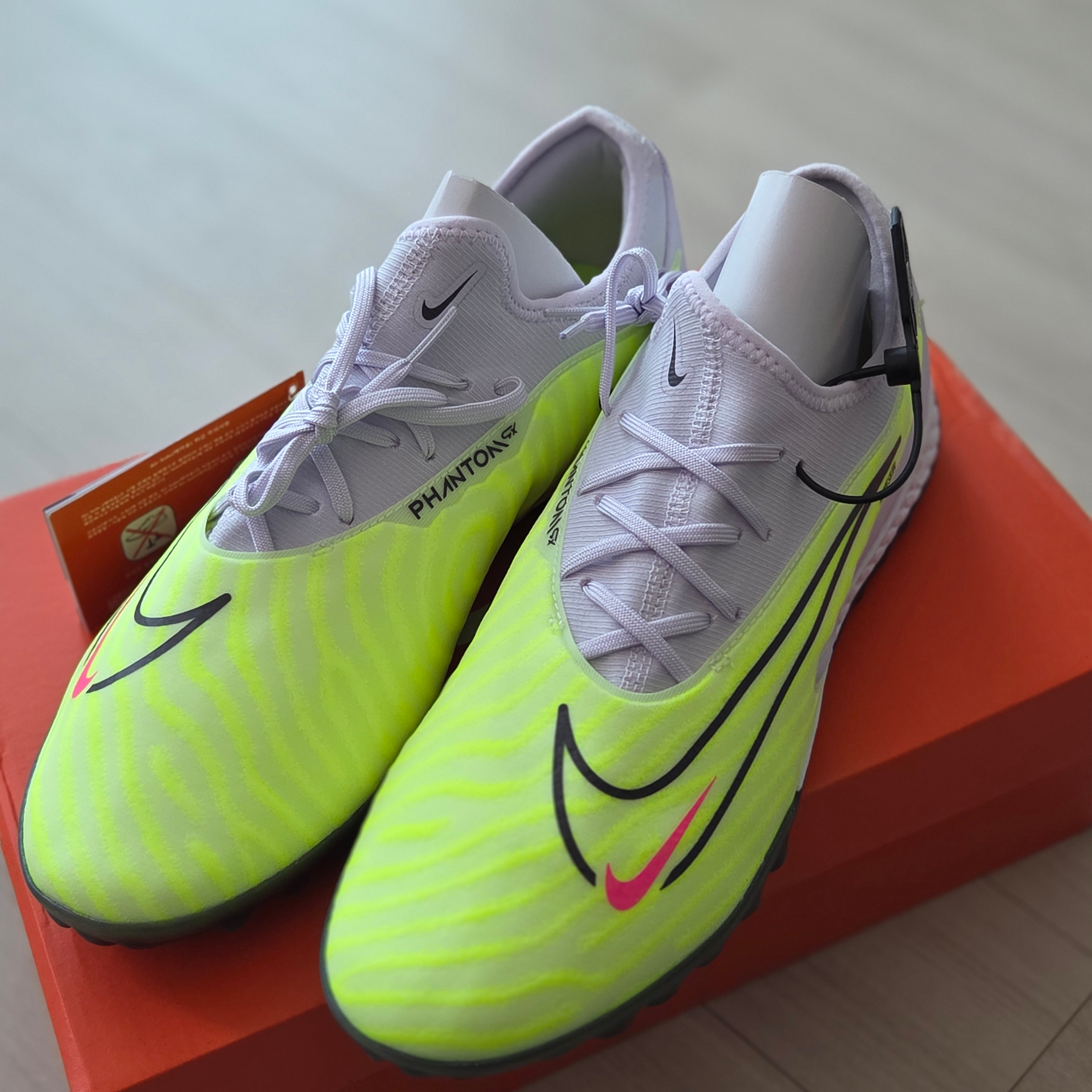 Nike React Phantom GX Pro TF Barely Volt Barely Grape 착용 스타일