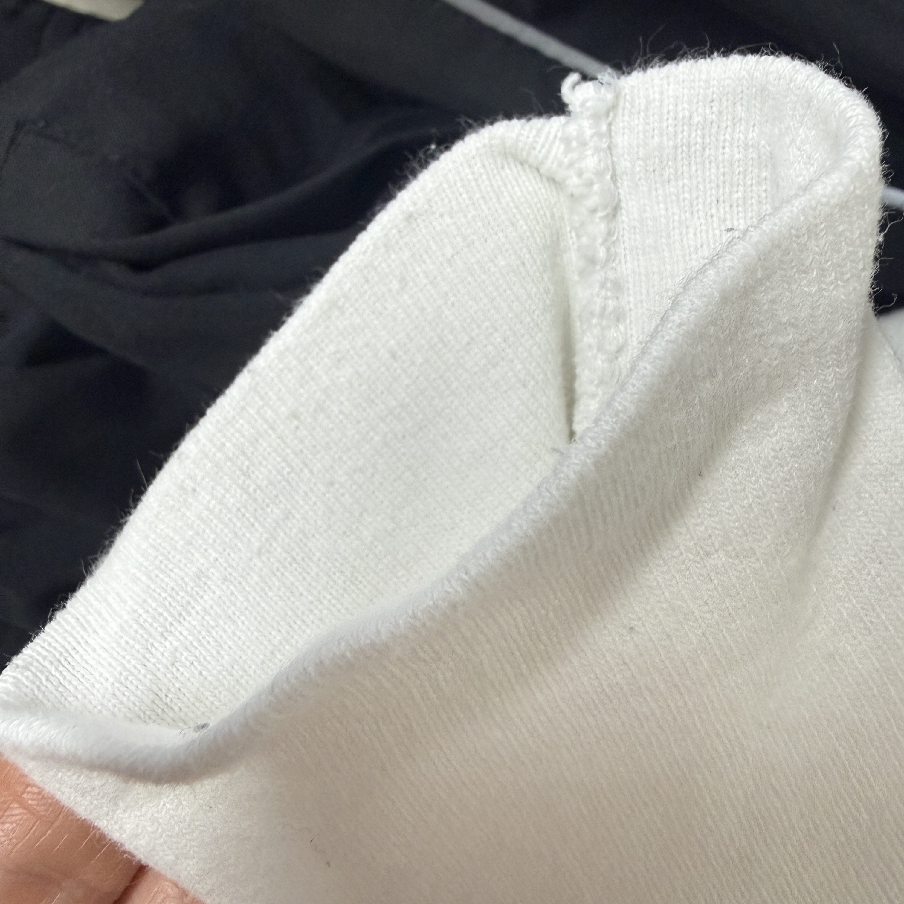 Stussy Basic Stussy LS T-Shirt White 착용 스타일 - 5