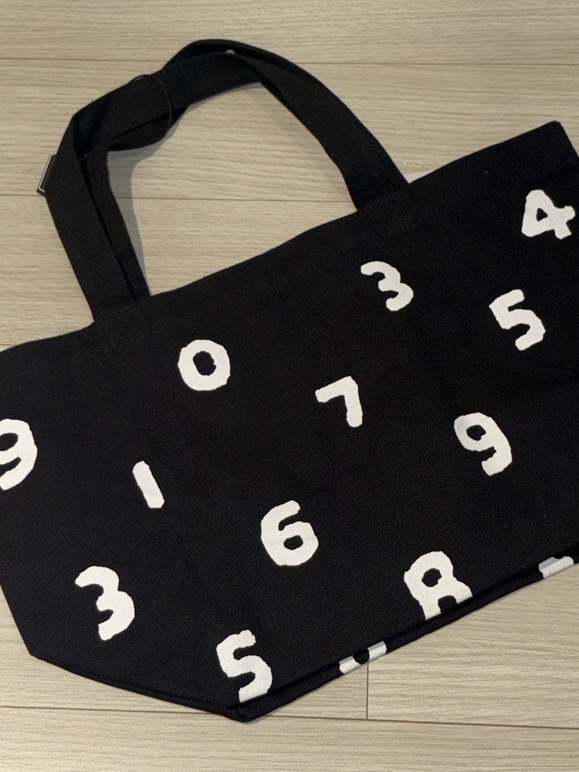 Sou Sou Promotion Canvas Small Tote Bag Black 착용 스타일
