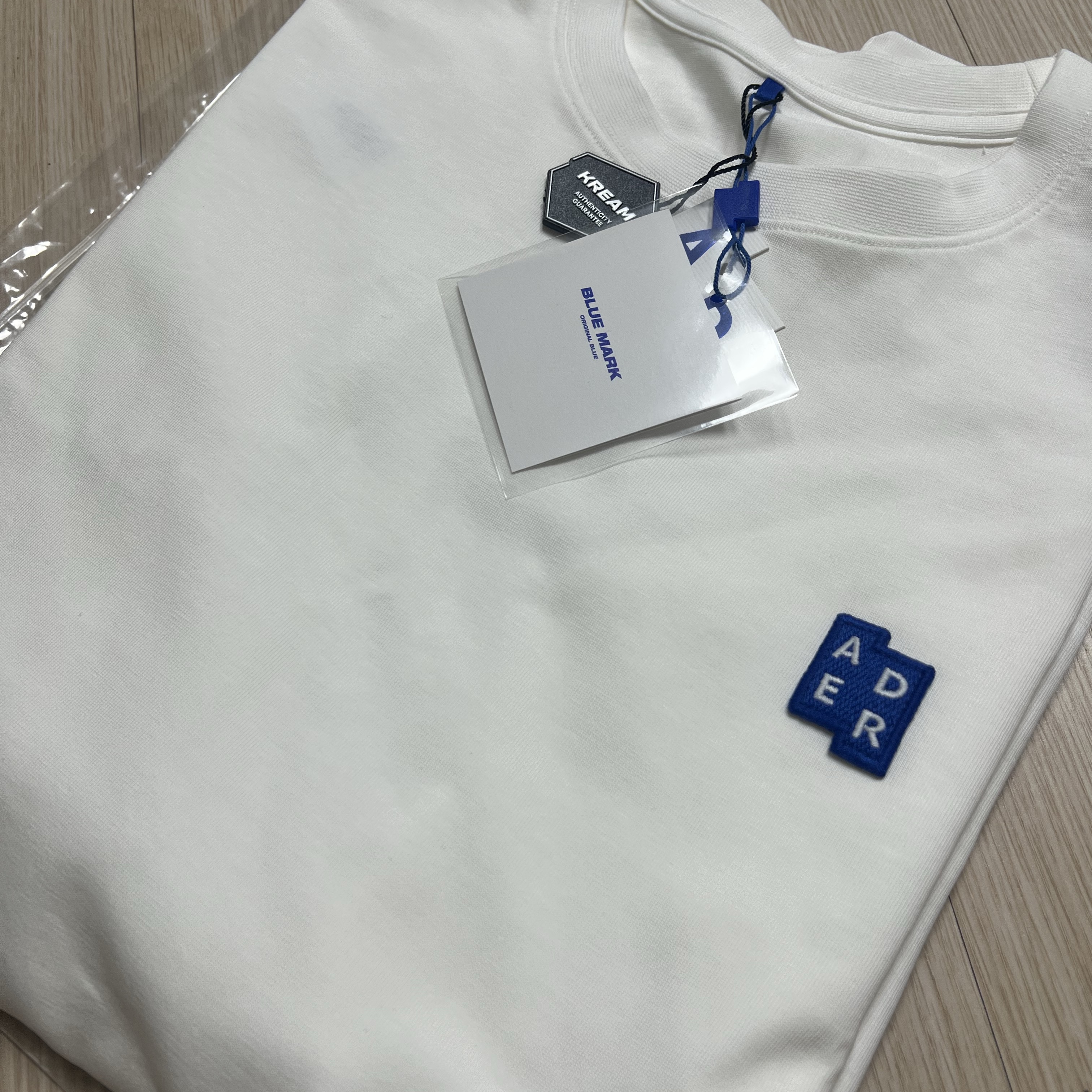 Ader Error Sig; TRS/BL Tag T-Shirt 01 Off White 착용 스타일