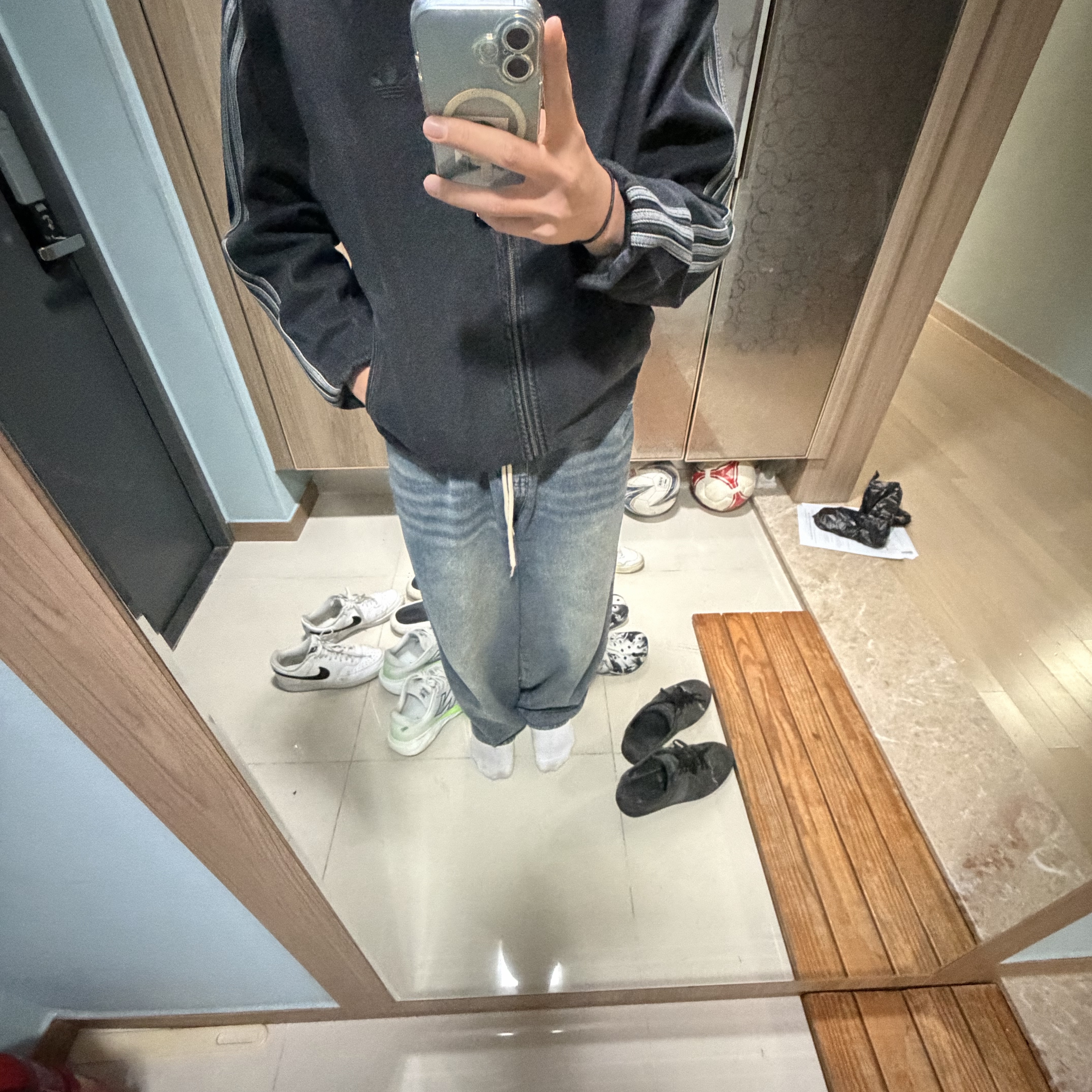 Adidas Adicolor Denim Firebird Track Top True Black Denim - KR Sizing 착용 스타일